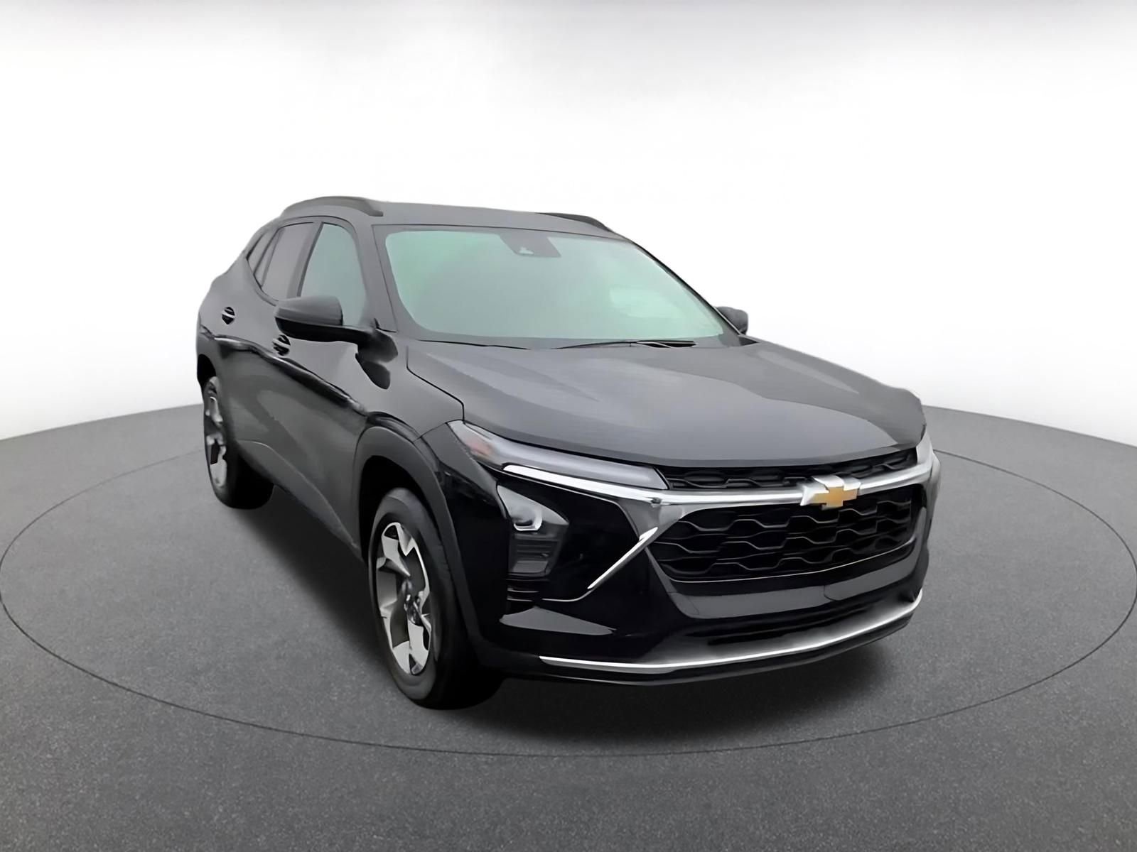 Thumbnail: 2025 Chevrolet Trax - 3