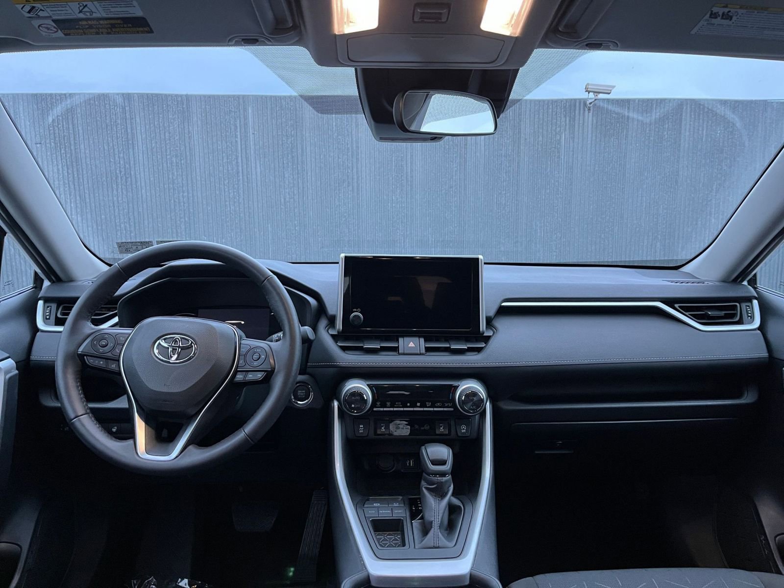 Thumbnail: 2025 Toyota RAV4 - 33