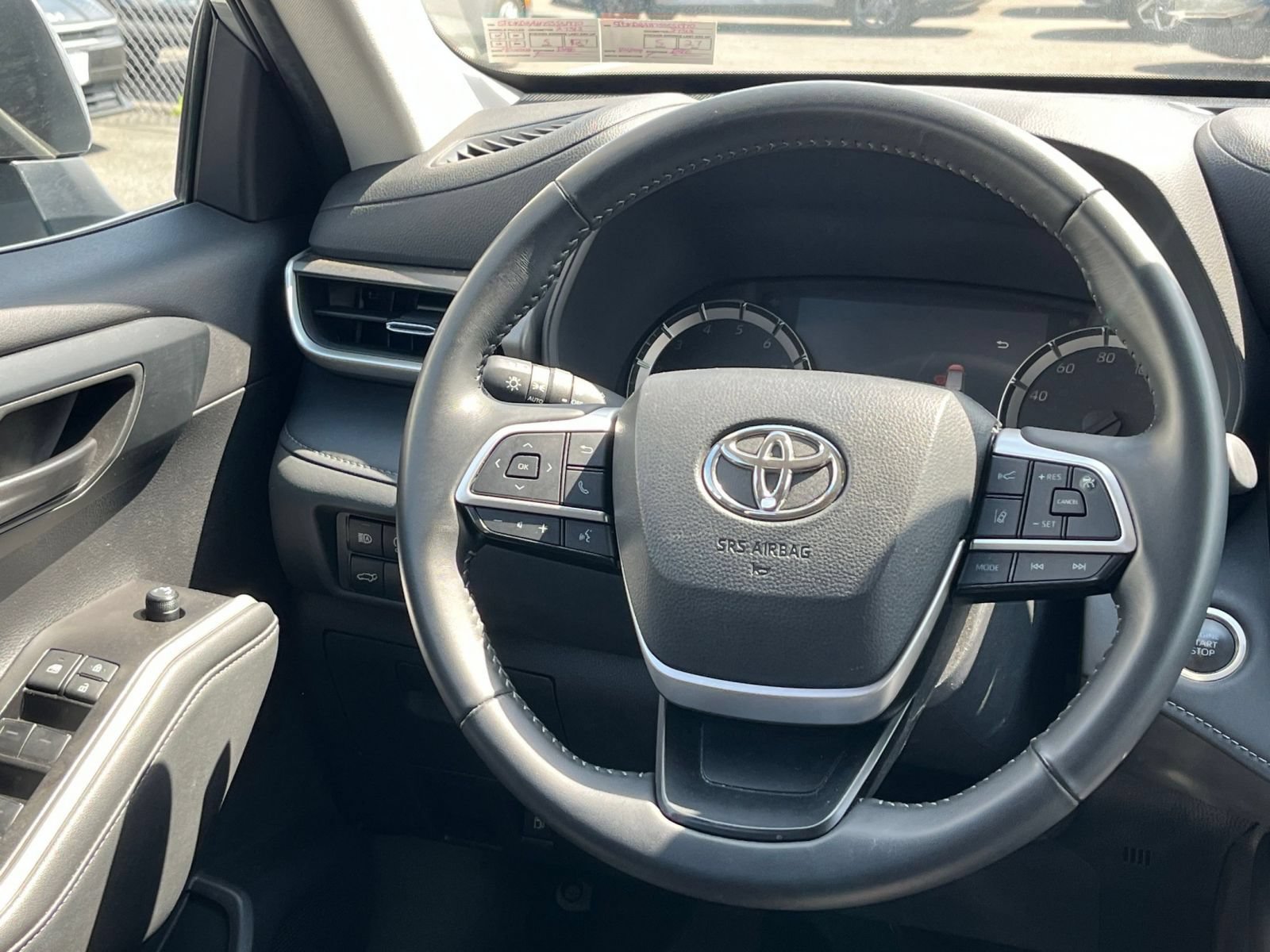 Thumbnail: 2025 Toyota Highlander - 24