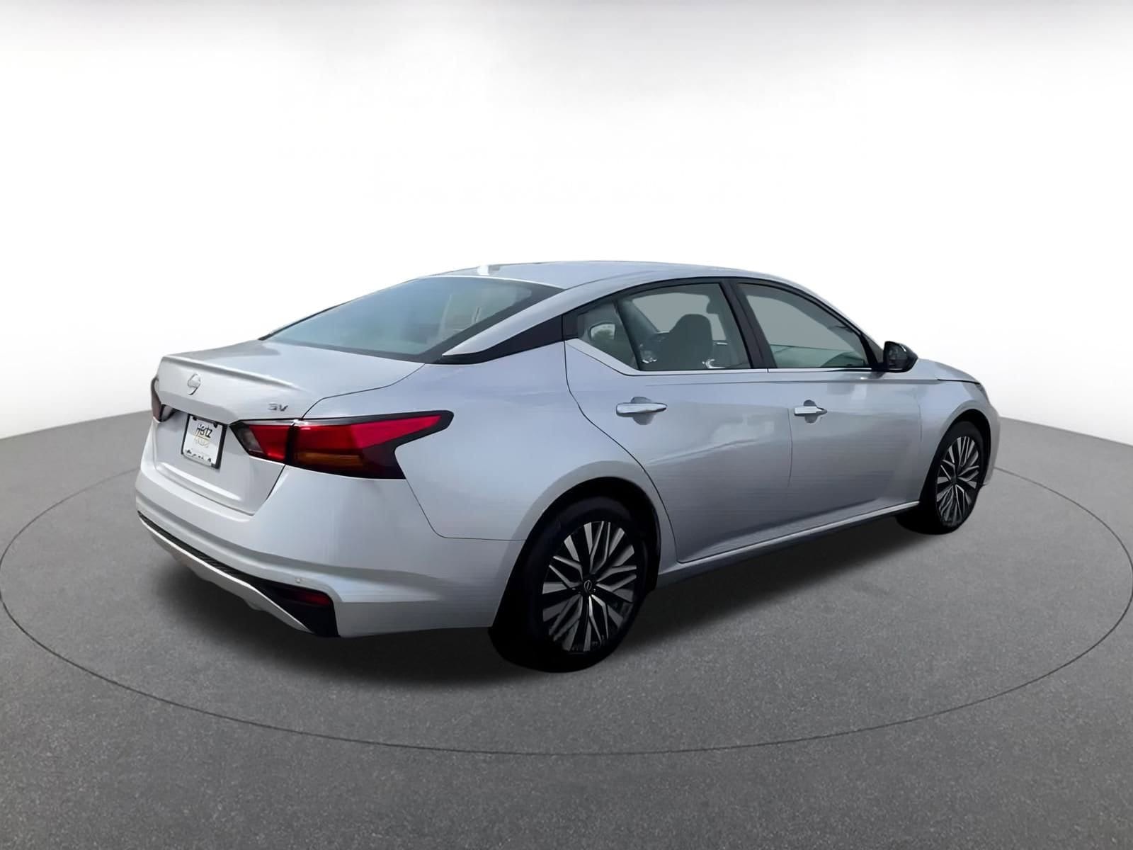 Thumbnail: 2024 Nissan Altima - 15