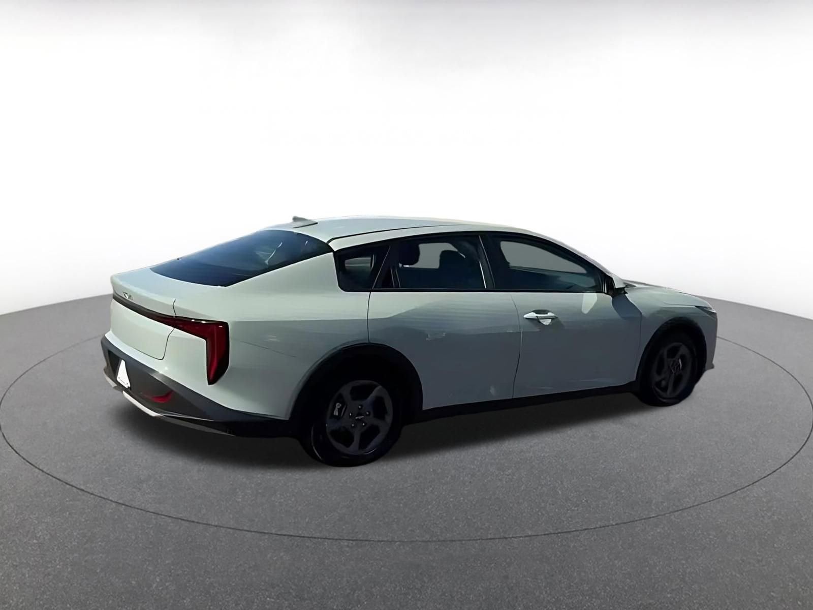 Thumbnail: 2025 Kia K4 - 3