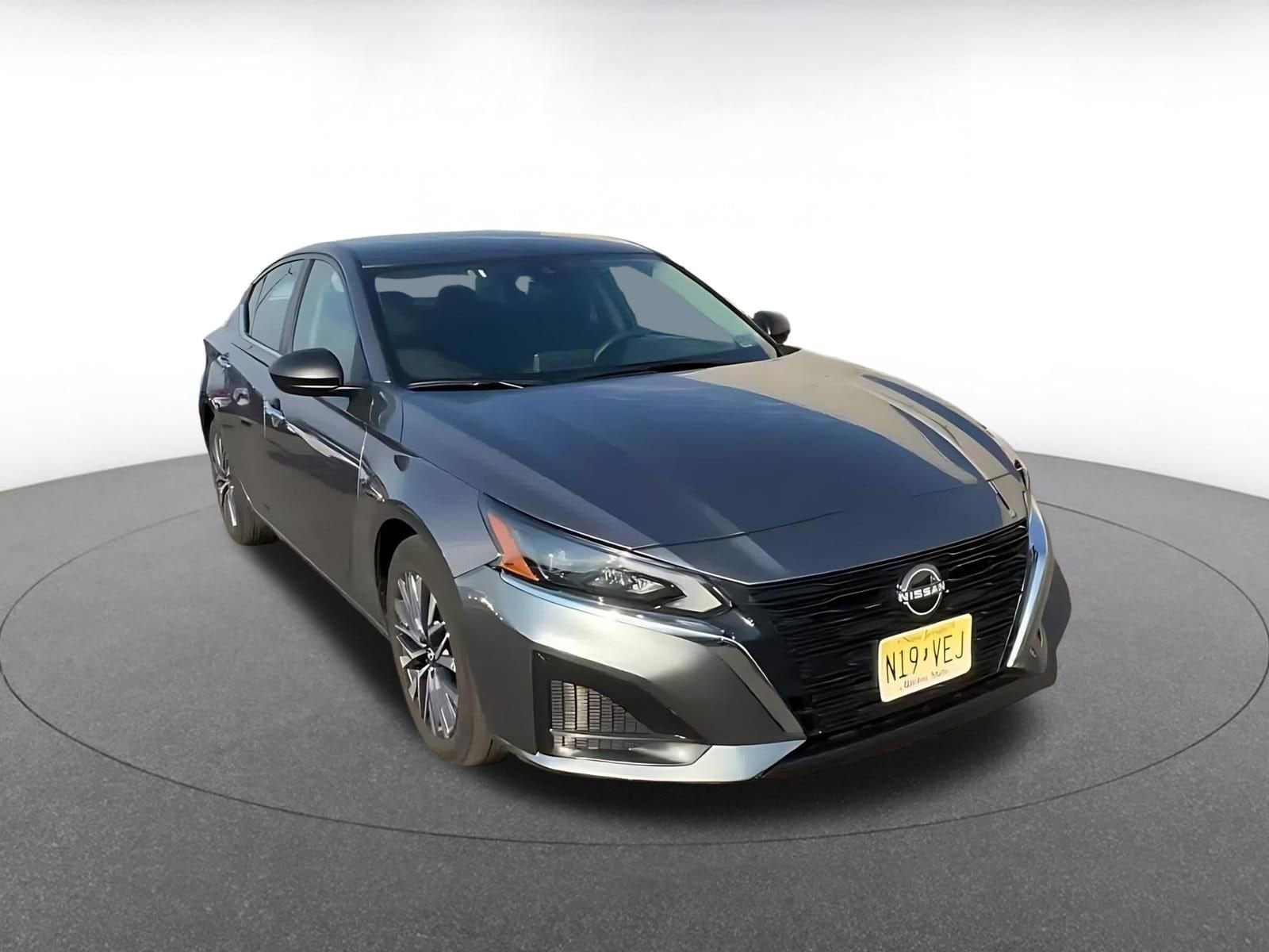 Thumbnail: 2025 Nissan Altima - 3