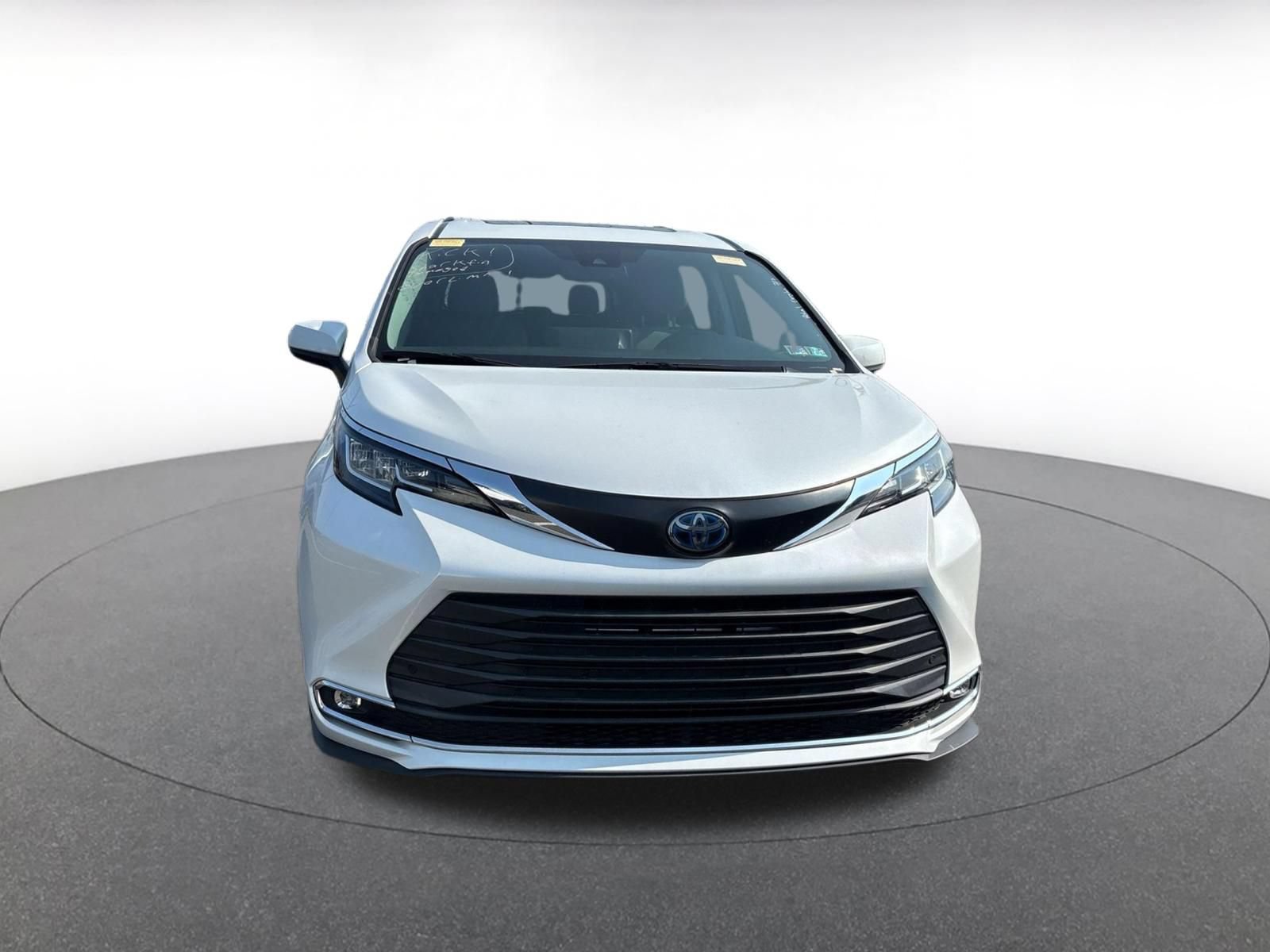 Thumbnail: 2023 Toyota Sienna - 2