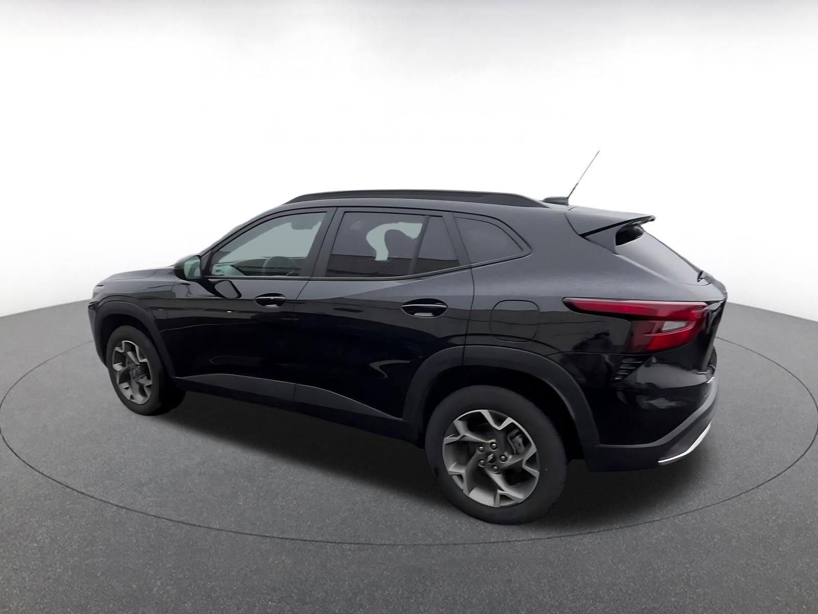 Thumbnail: 2025 Chevrolet Trax - 10