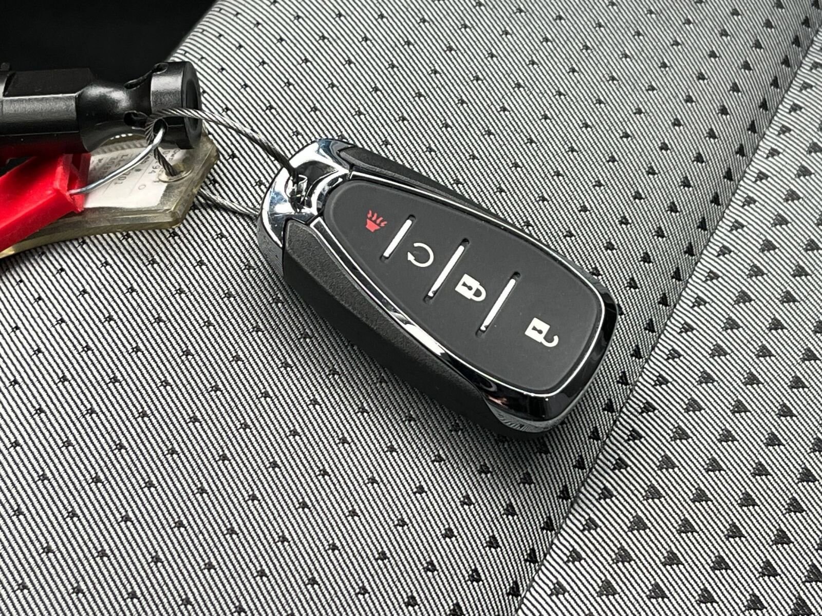 Thumbnail: 2025 Chevrolet Trax - 21