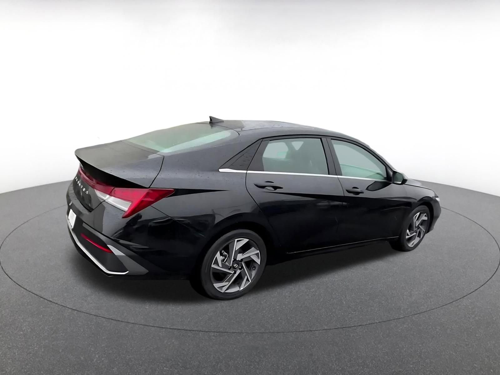 Thumbnail: 2025 Hyundai Elantra - 15