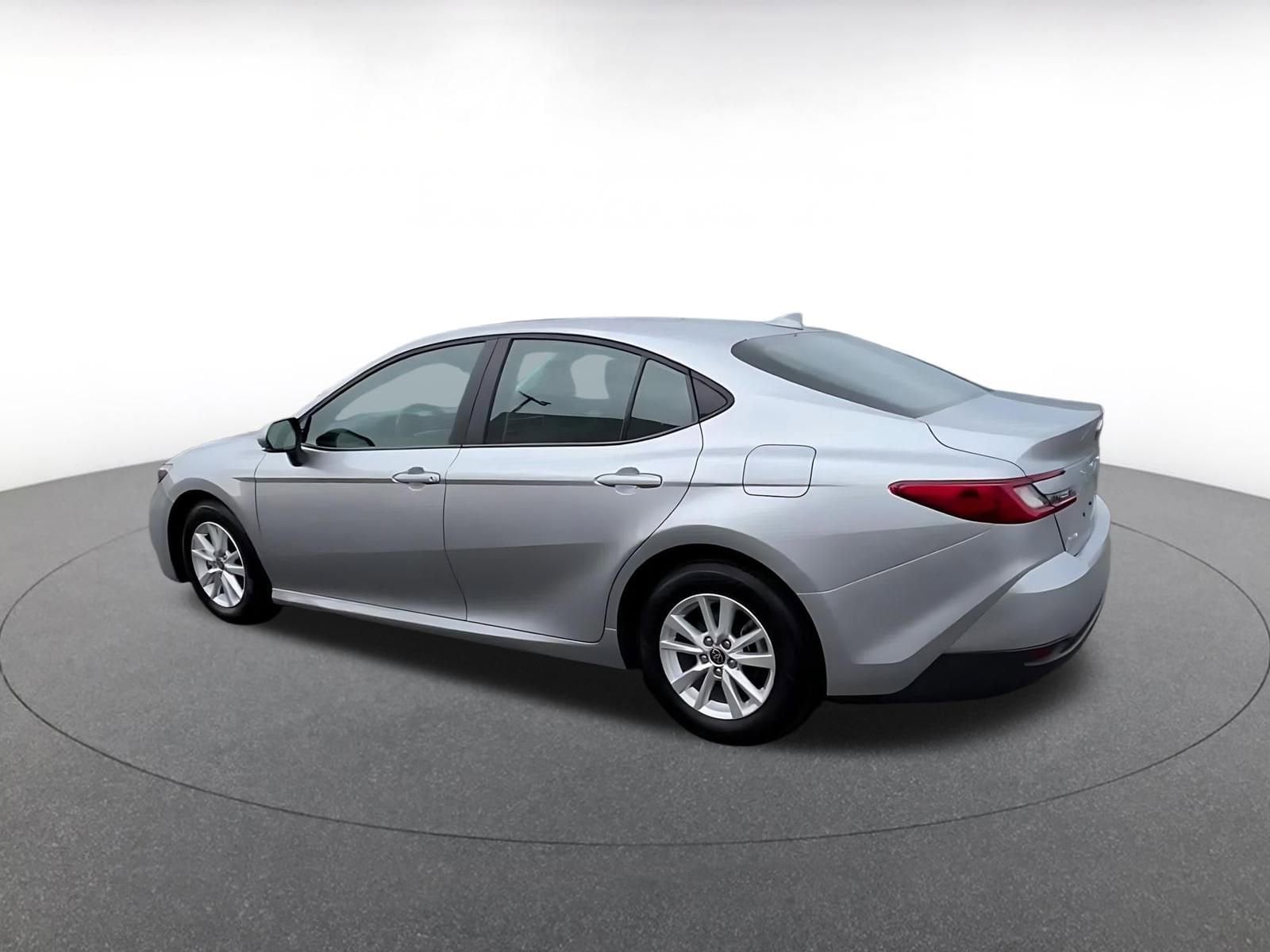 Thumbnail: 2025 Toyota Camry - 10