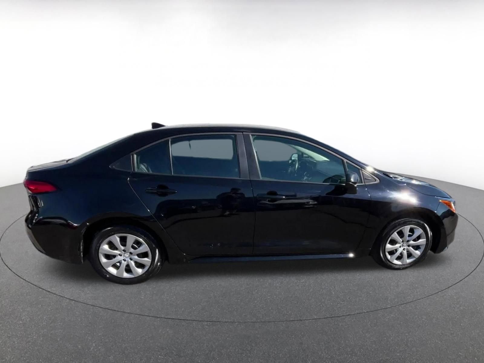 Thumbnail: 2025 Toyota Corolla - 16