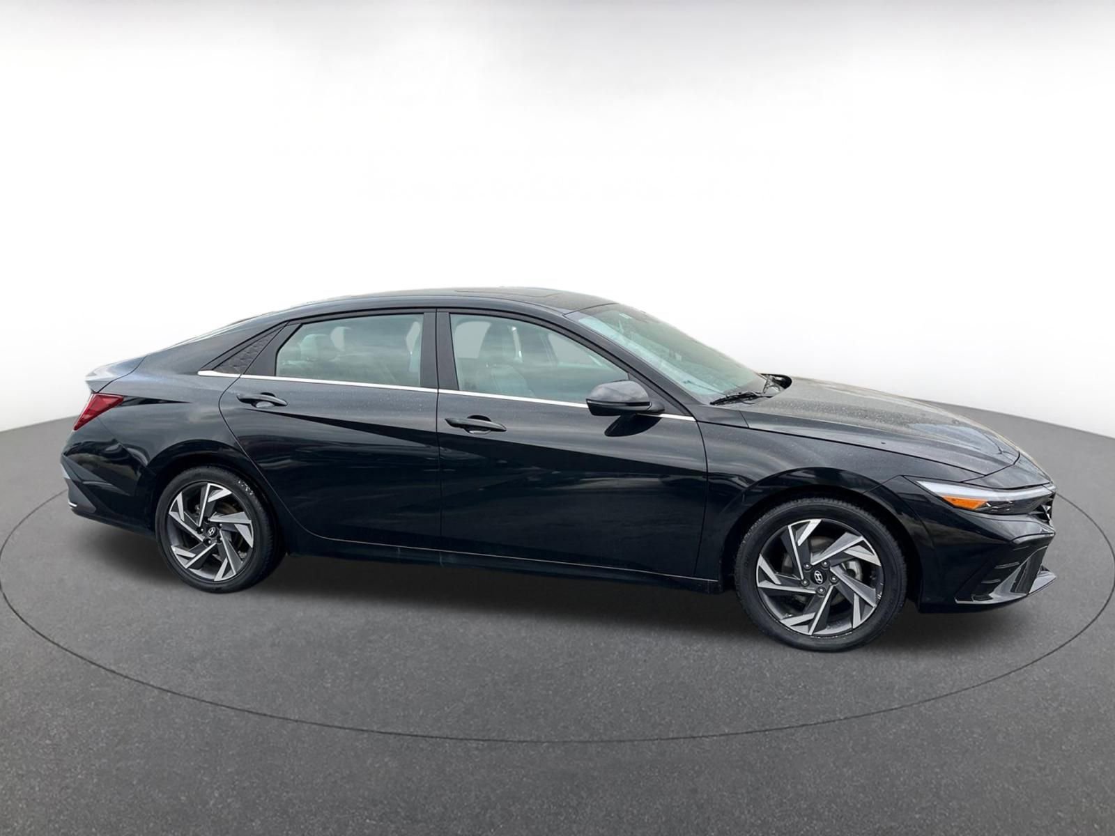 Thumbnail: 2025 Hyundai Elantra - 15