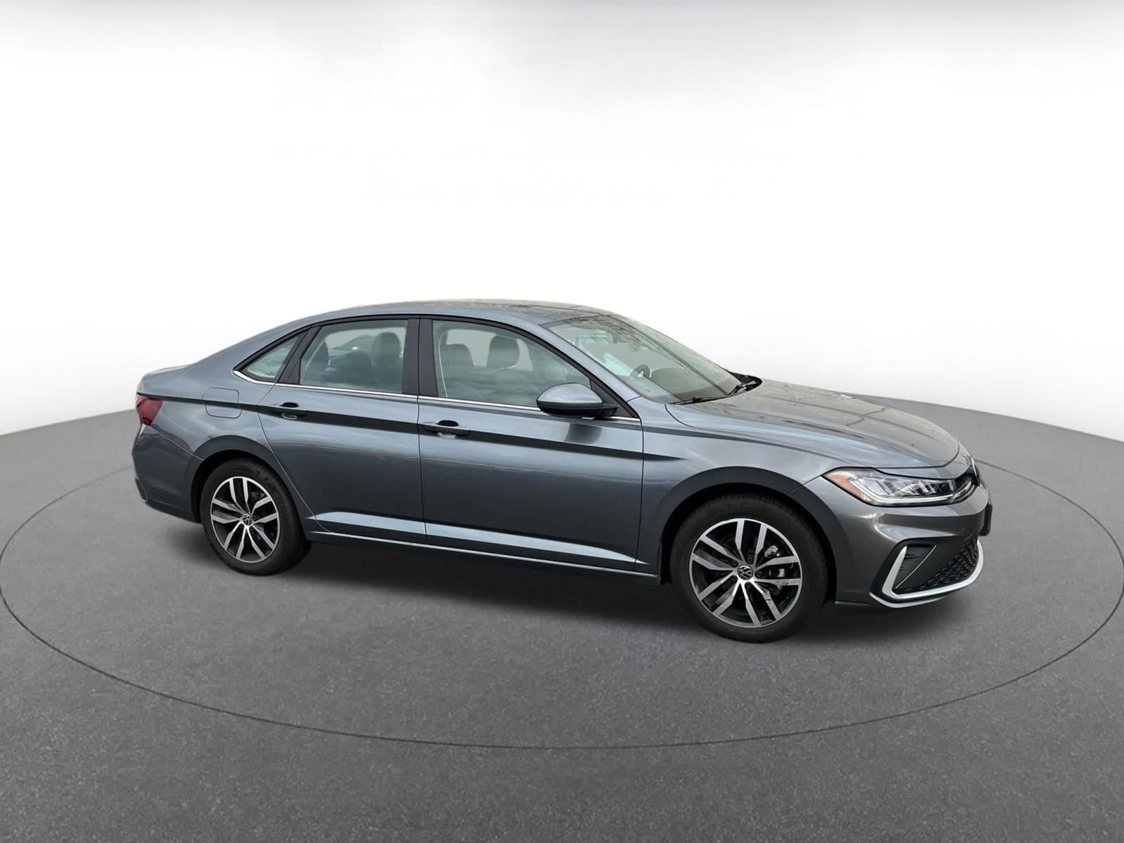 Thumbnail: 2025 Volkswagen Jetta - 1