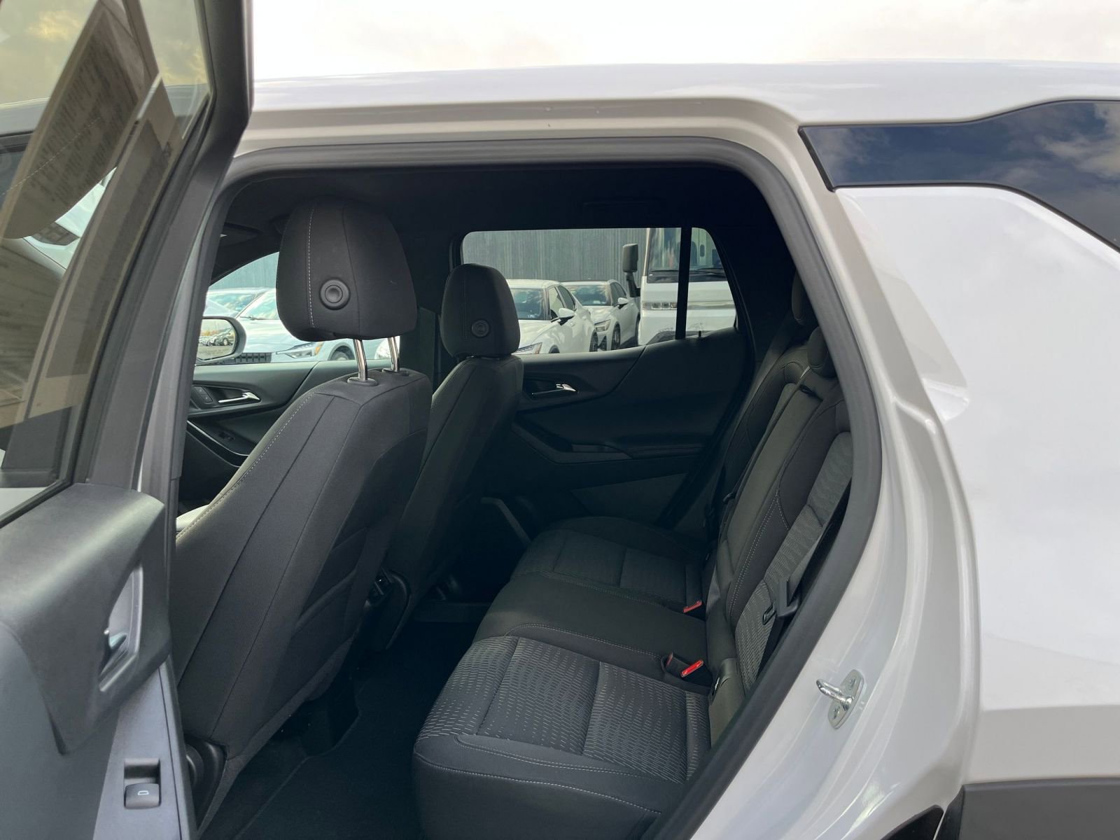 Thumbnail: 2025 Chevrolet Equinox - 25