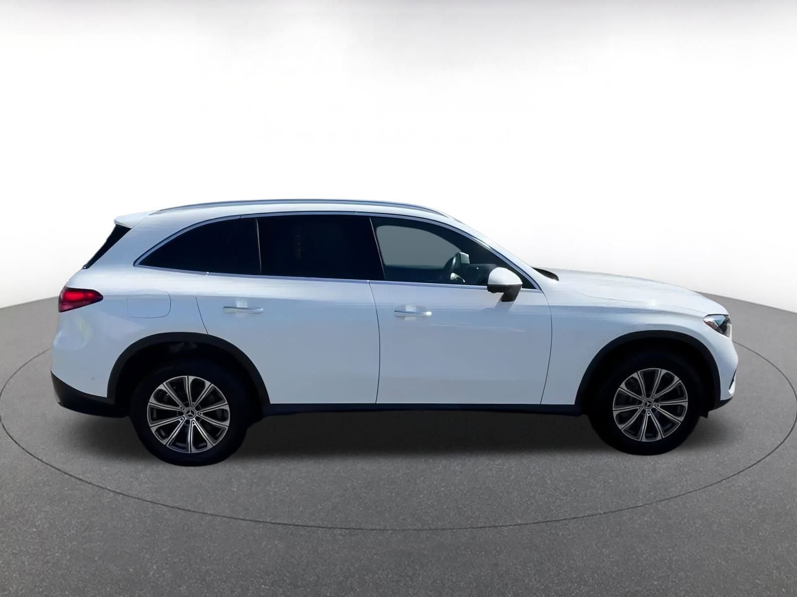 Thumbnail: 2024 Mercedes-Benz GLC - 16