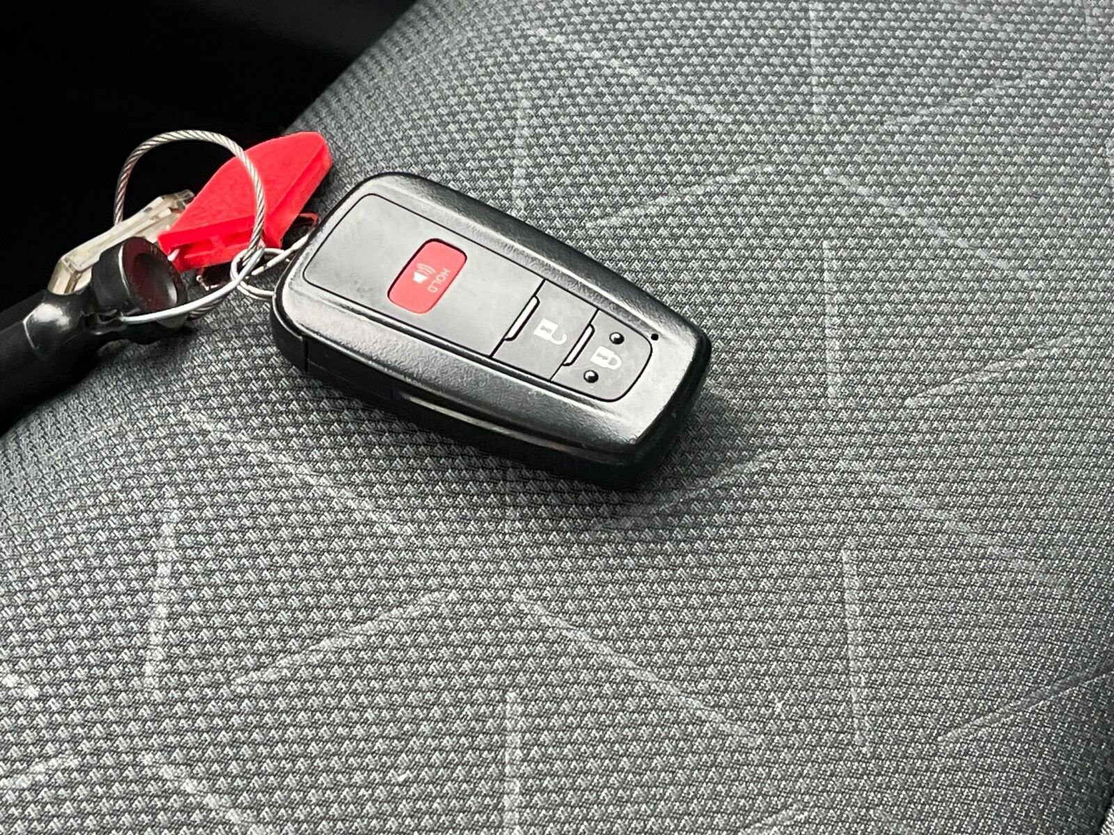 Thumbnail: 2025 Toyota RAV4 - 22