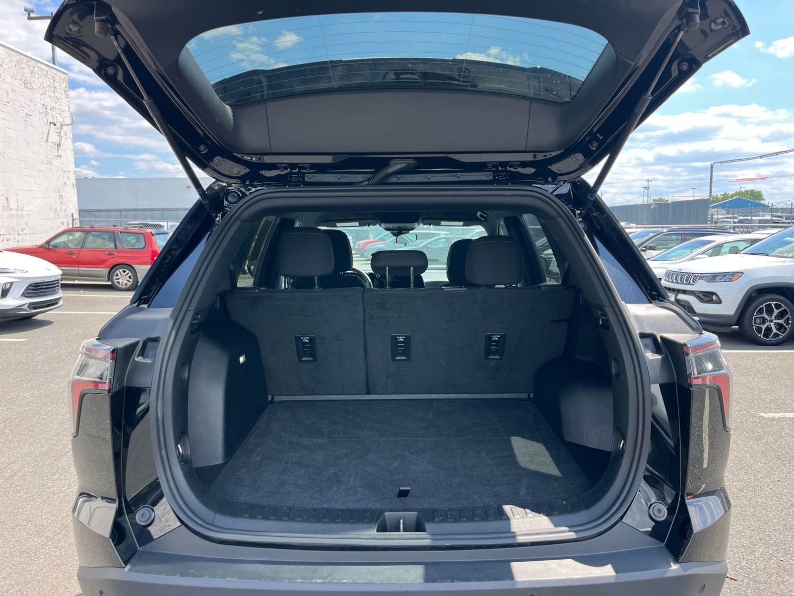 Thumbnail: 2025 Chevrolet Equinox - 31