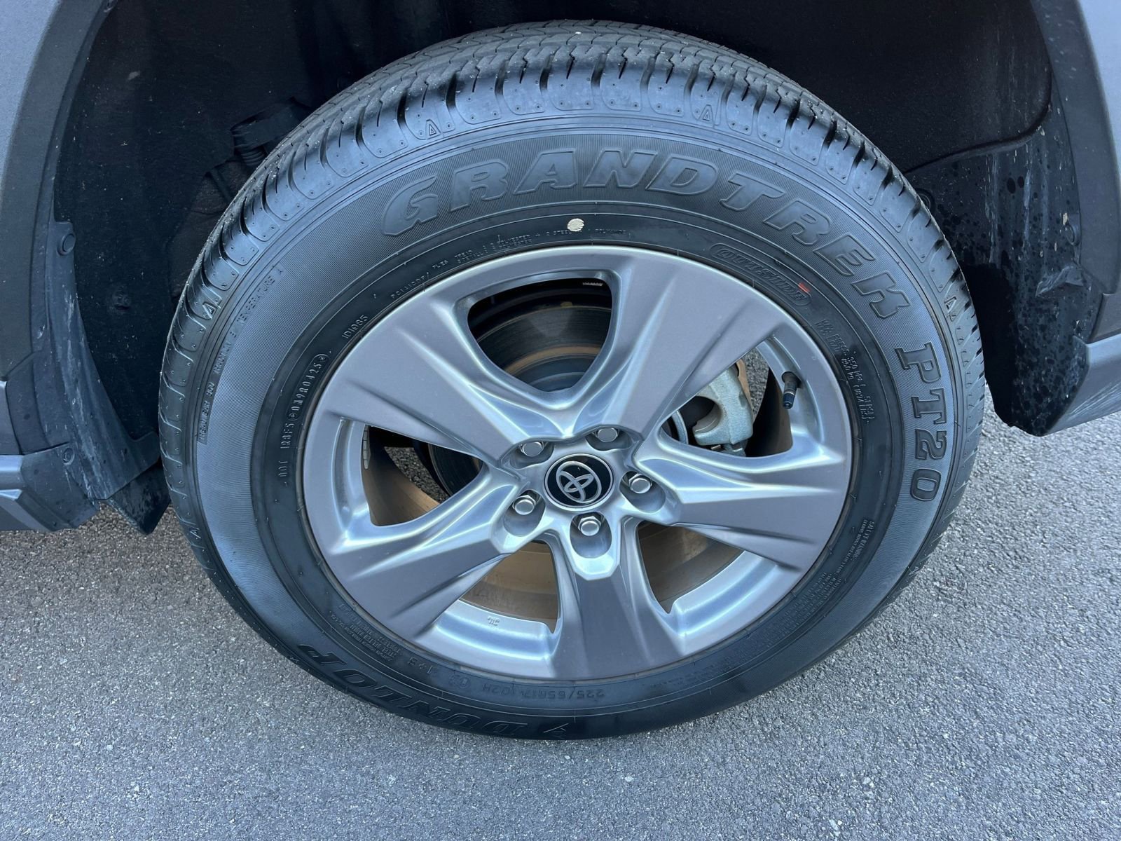 Thumbnail: 2025 Toyota RAV4 - 31