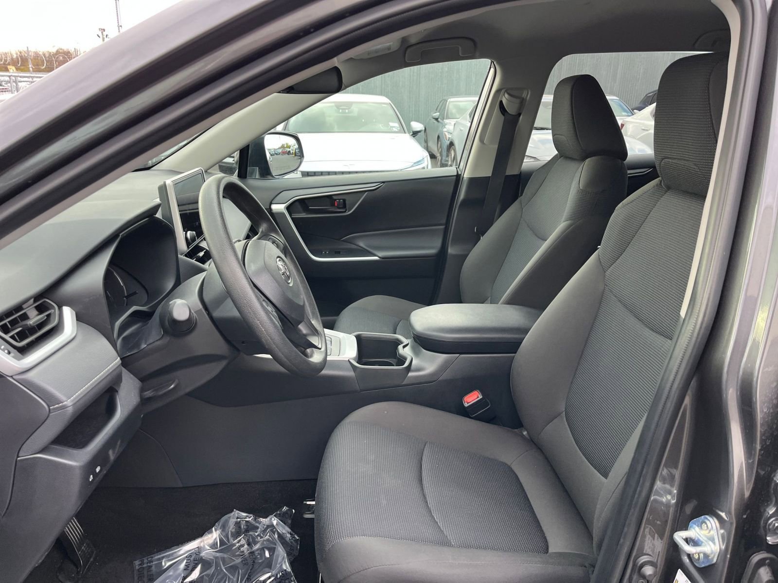 Thumbnail: 2025 Toyota RAV4 - 35