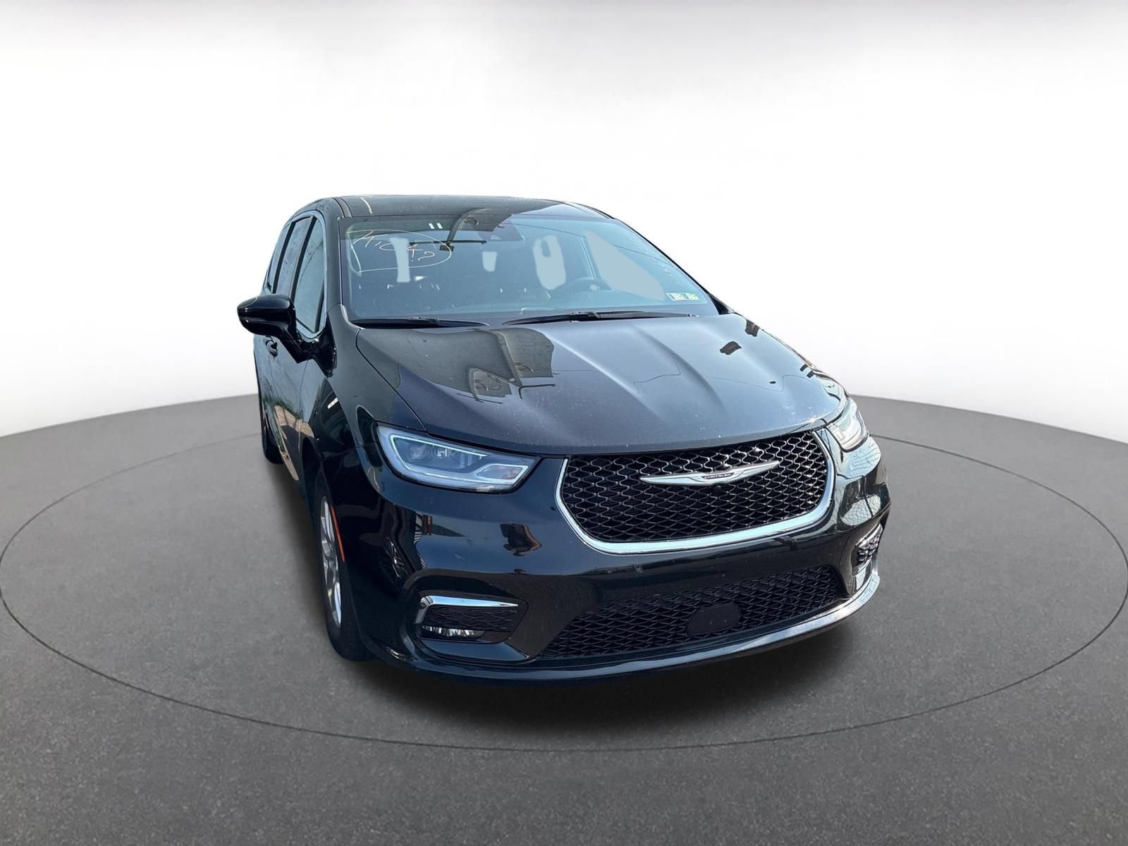 Thumbnail: 2025 Chrysler Pacifica - 2