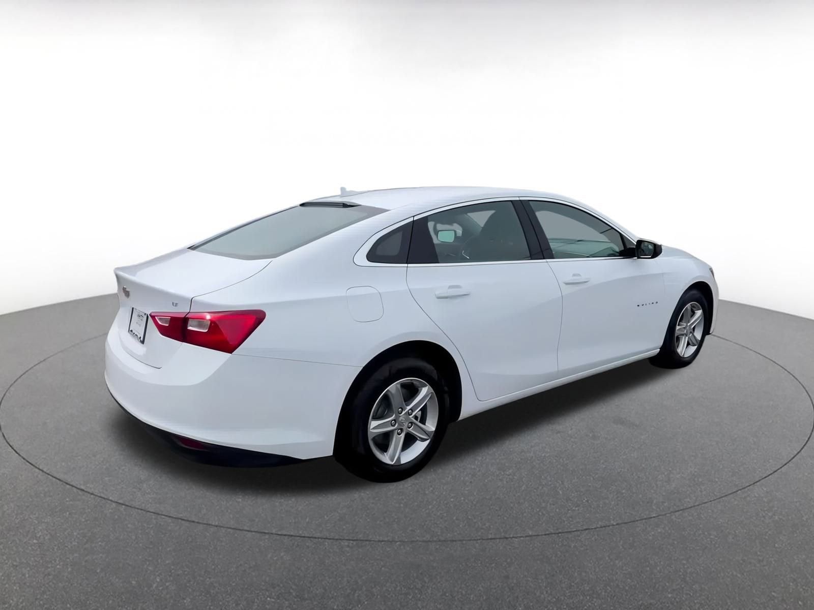 Thumbnail: 2024 Chevrolet Malibu - 13