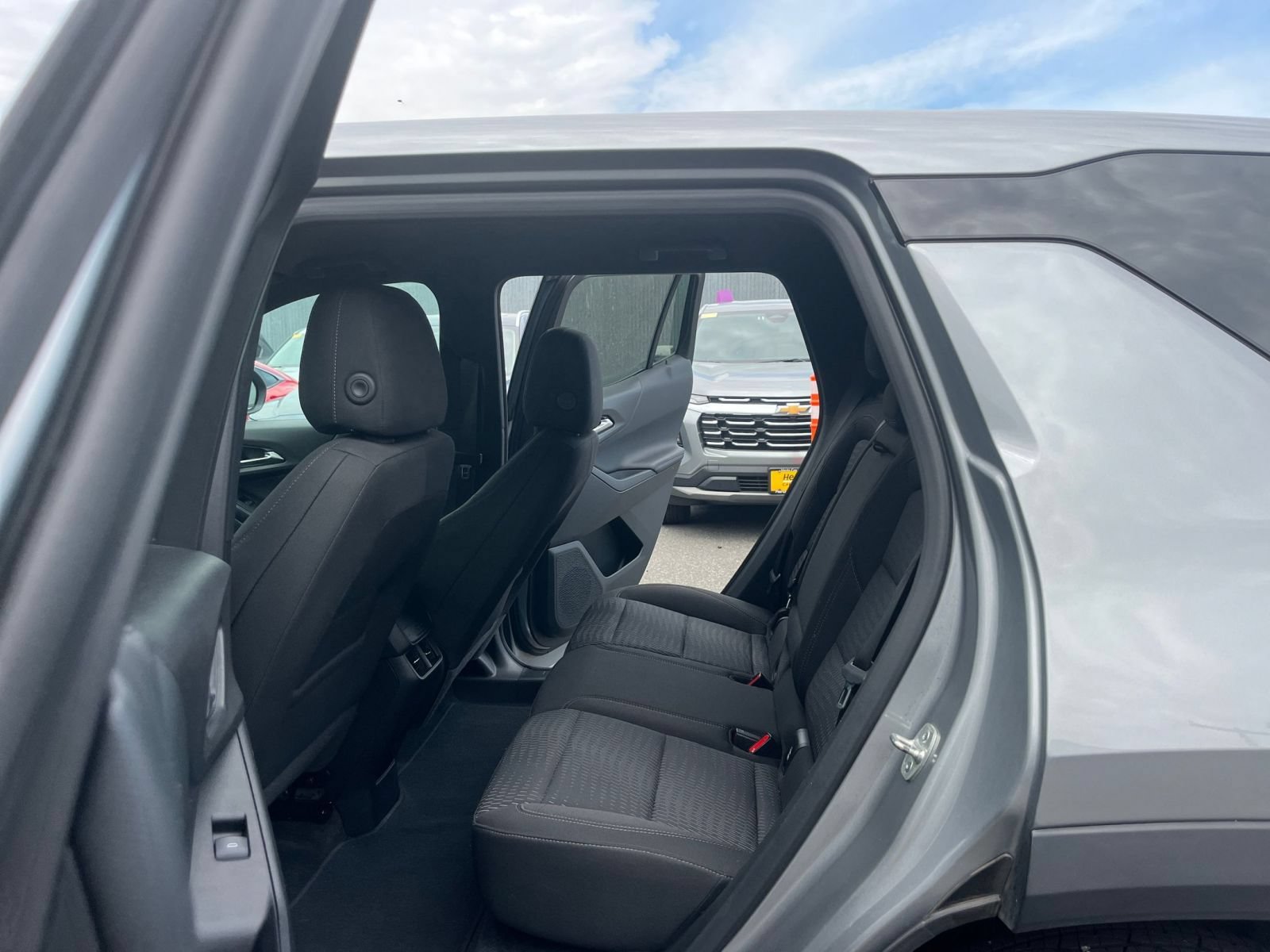 Thumbnail: 2025 Chevrolet Equinox - 25