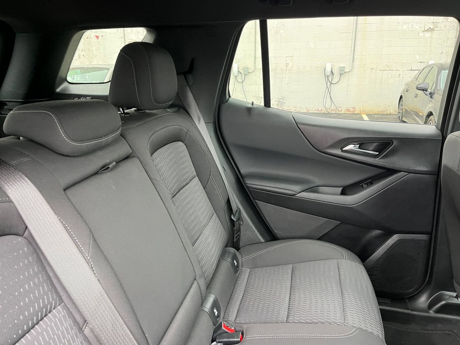 2025 Chevrolet Equinox LT - Photo 31