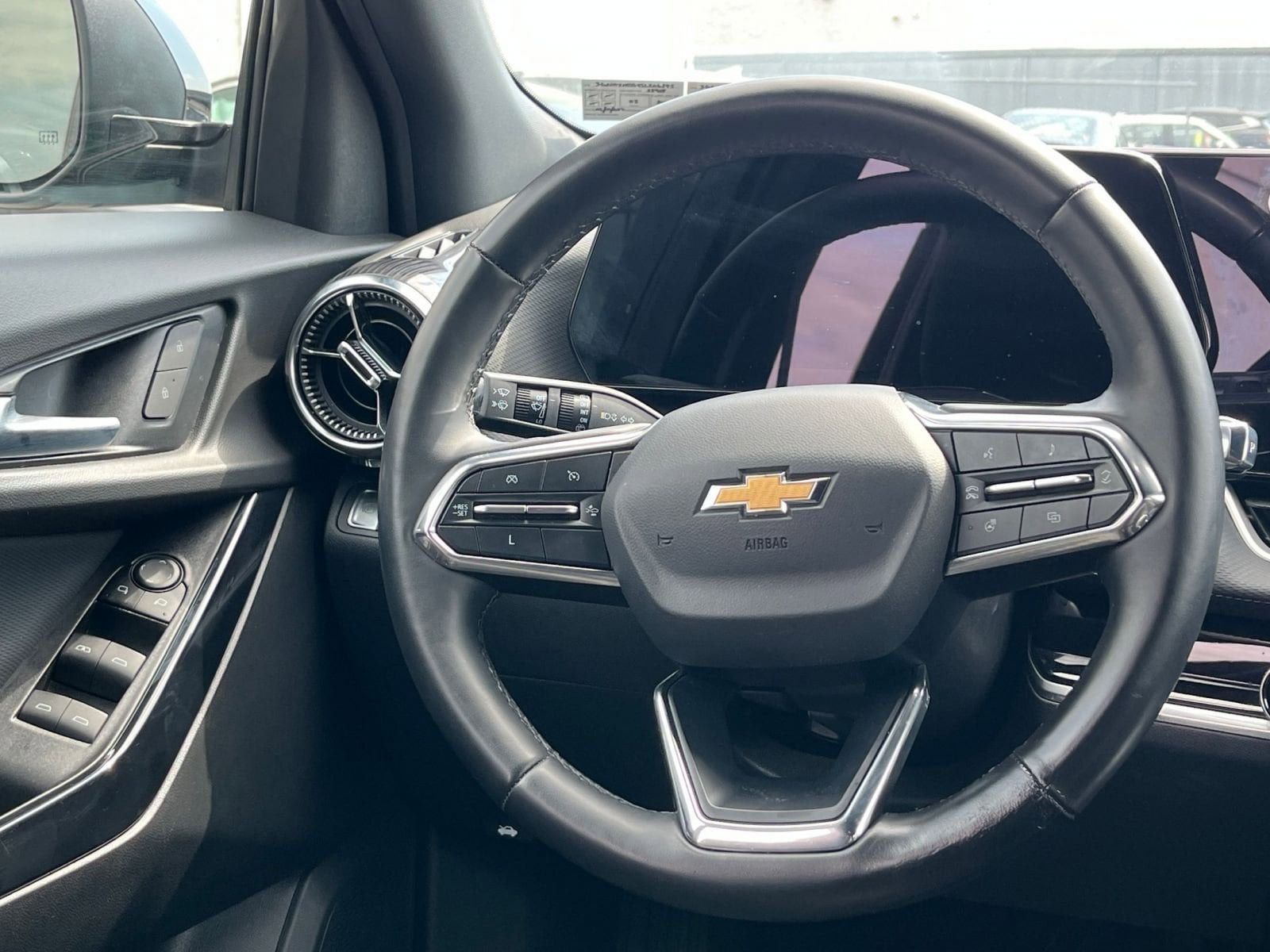 Thumbnail: 2025 Chevrolet Equinox - 28
