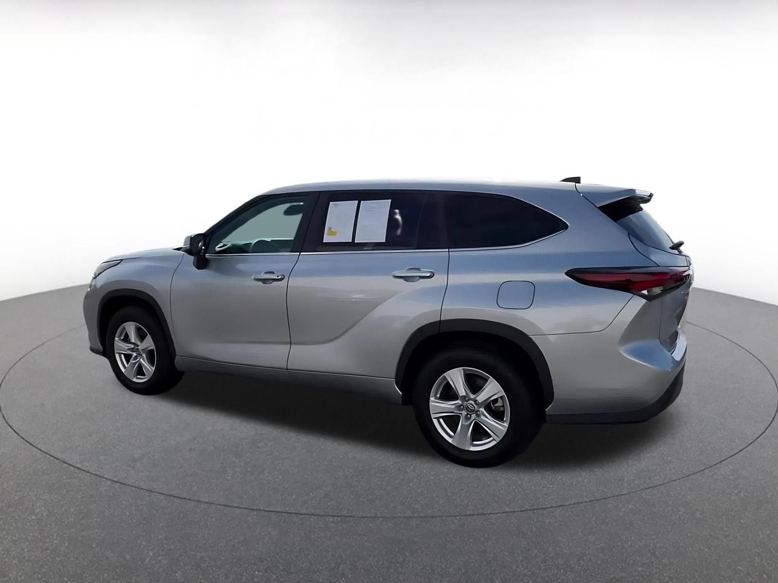 Thumbnail: 2025 Toyota Highlander - 8