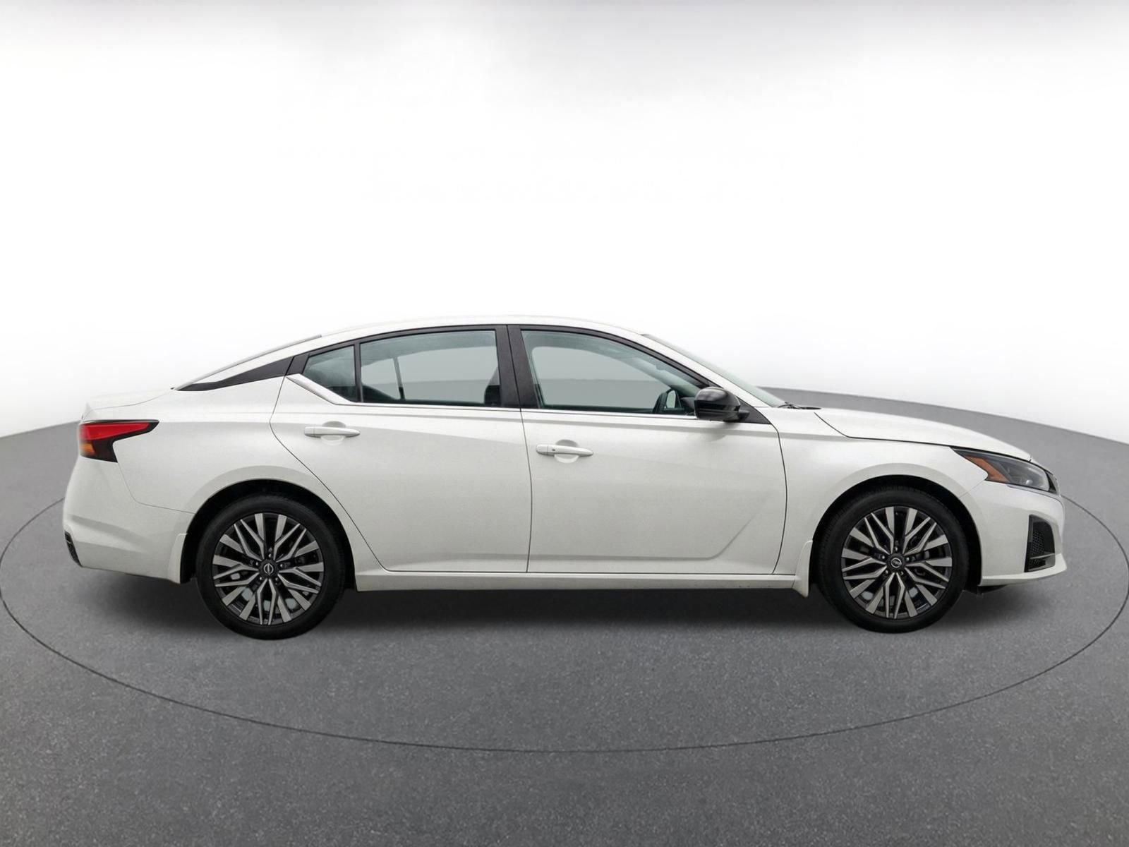Thumbnail: 2025 Nissan Altima - 10