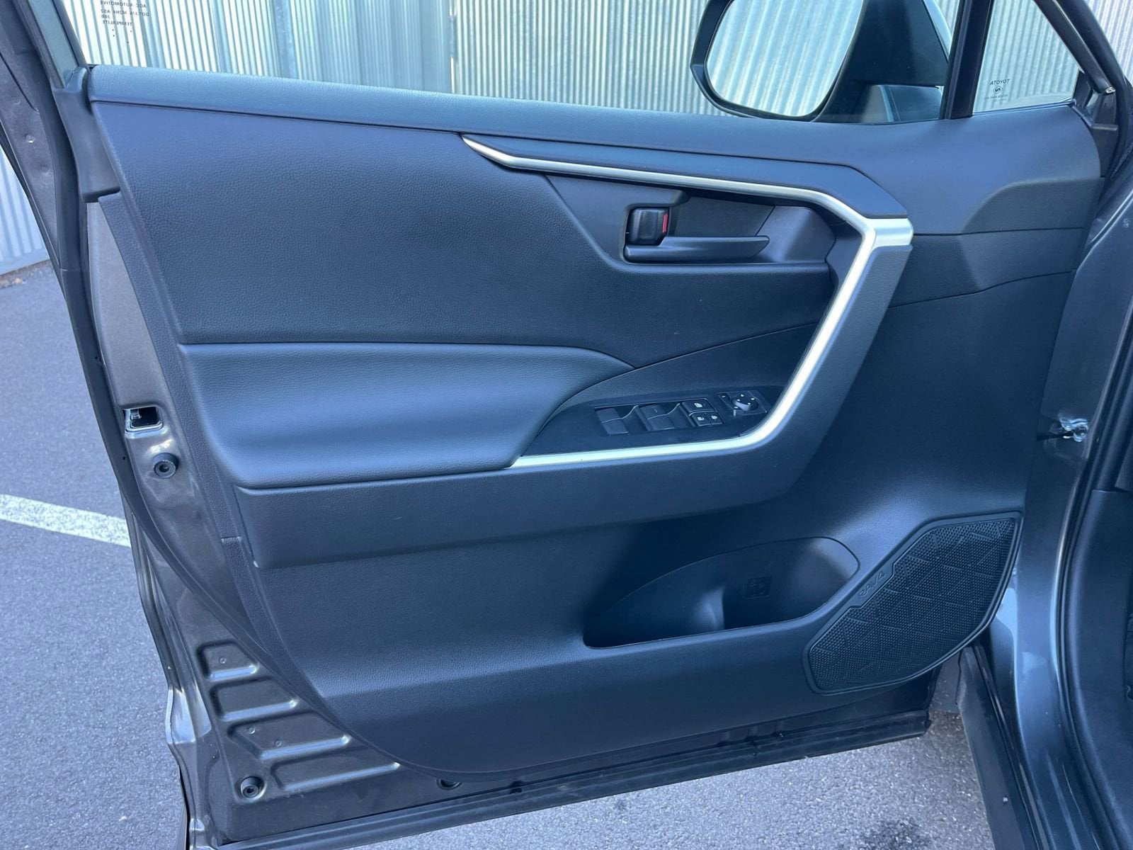 Thumbnail: 2025 Toyota RAV4 - 20