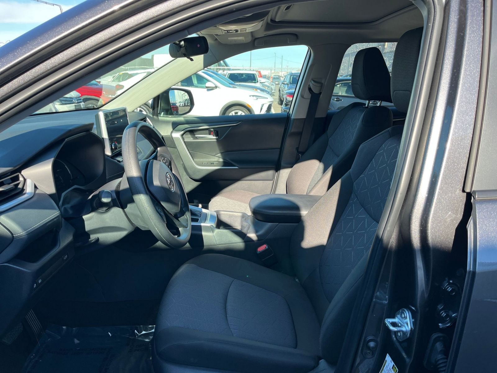 Thumbnail: 2025 Toyota RAV4 - 28