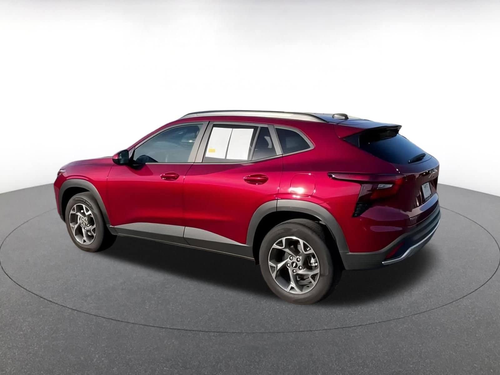 Thumbnail: 2025 Chevrolet Trax - 3