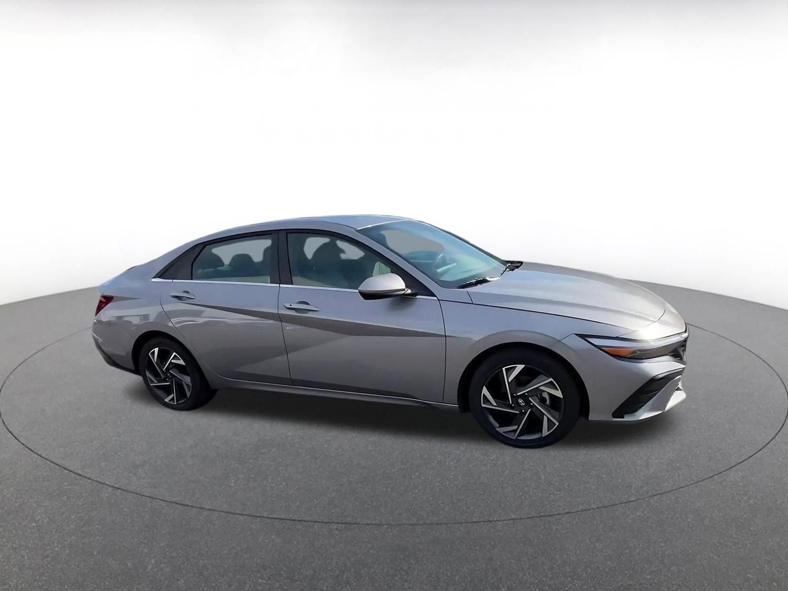 Thumbnail: 2025 Hyundai Elantra - 2
