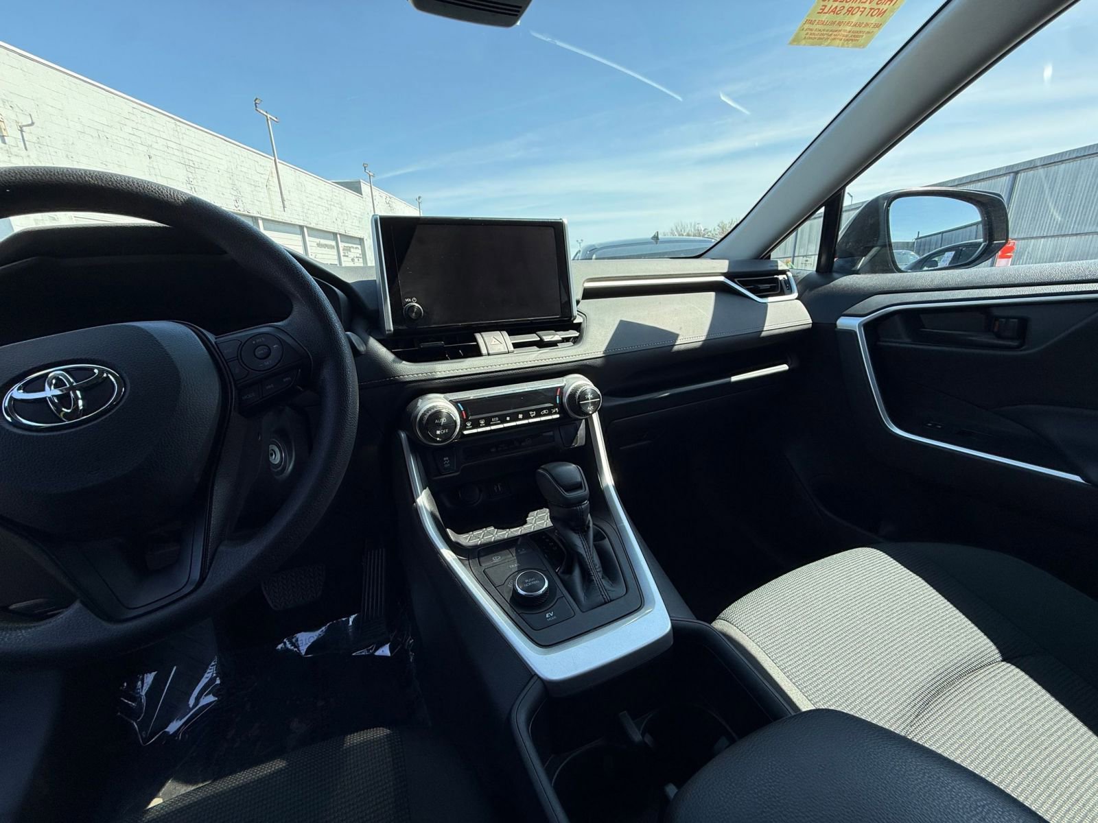 Thumbnail: 2025 Toyota RAV4 - 17