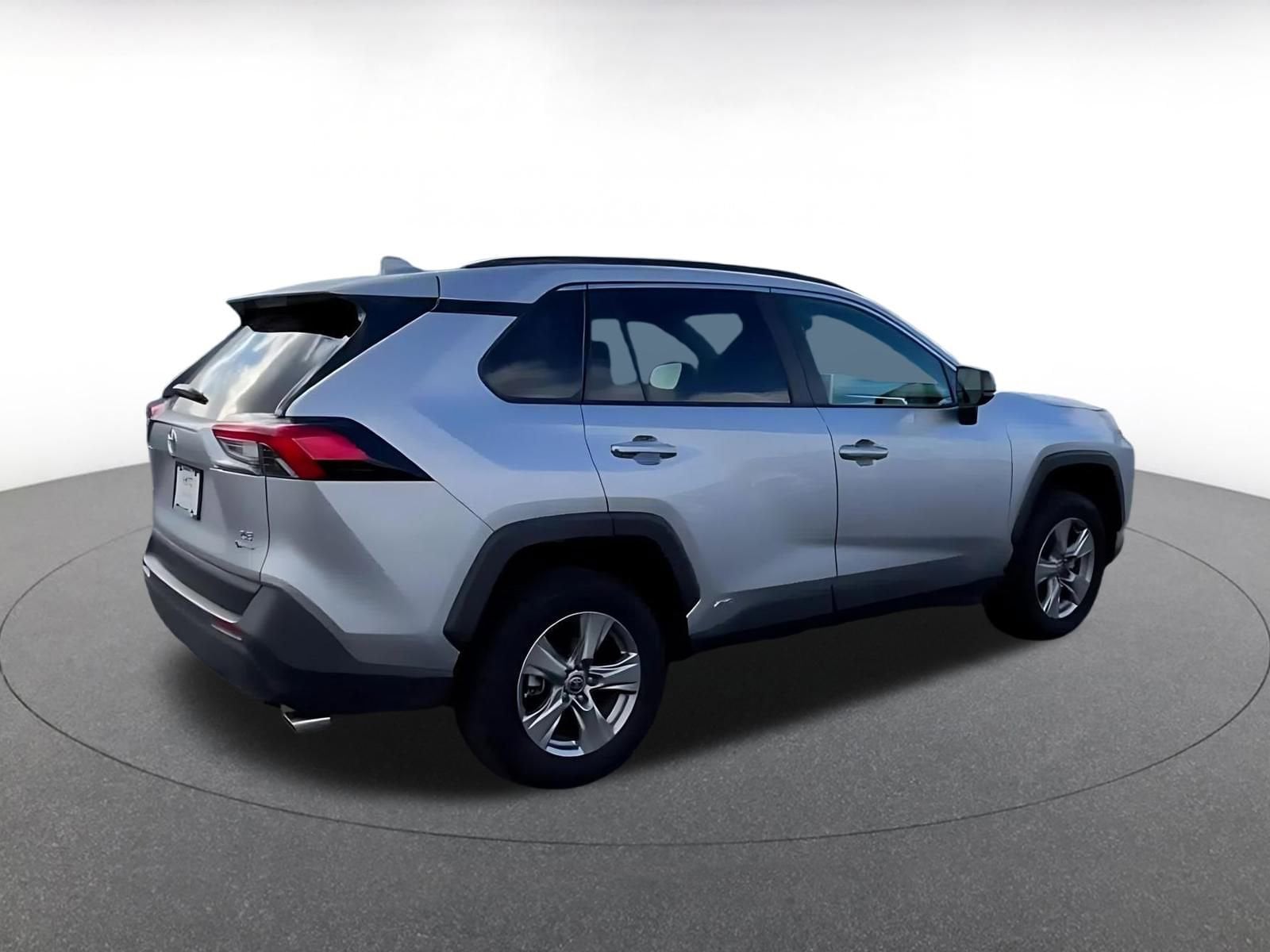 Thumbnail: 2025 Toyota RAV4 - 15