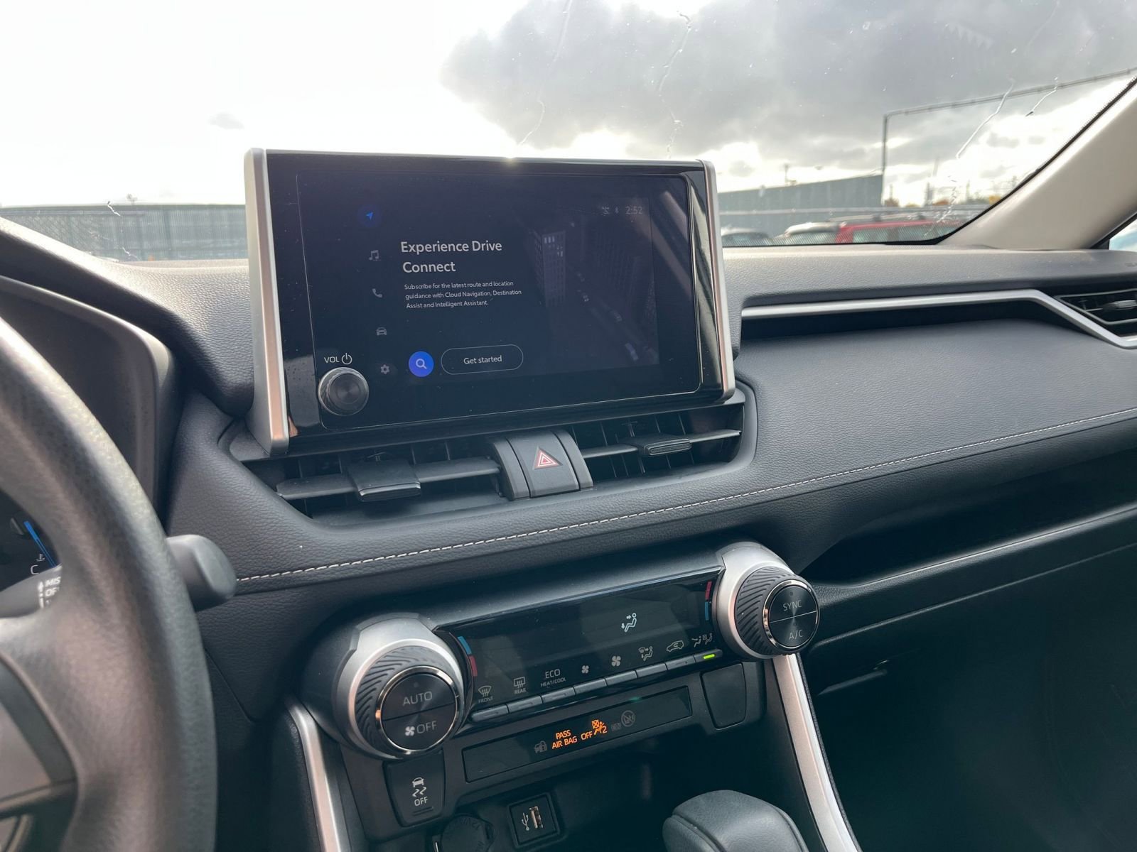 Thumbnail: 2025 Toyota RAV4 - 21