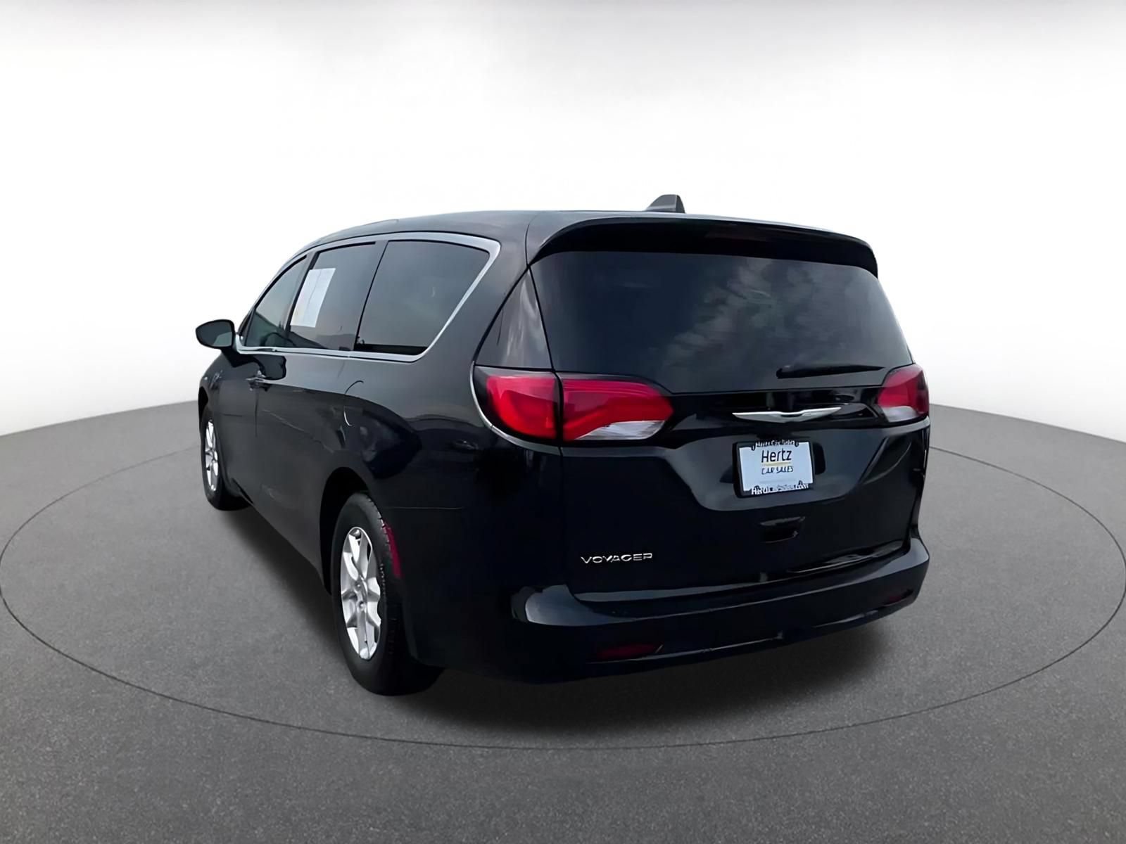 Thumbnail: 2024 Chrysler Voyager - 9