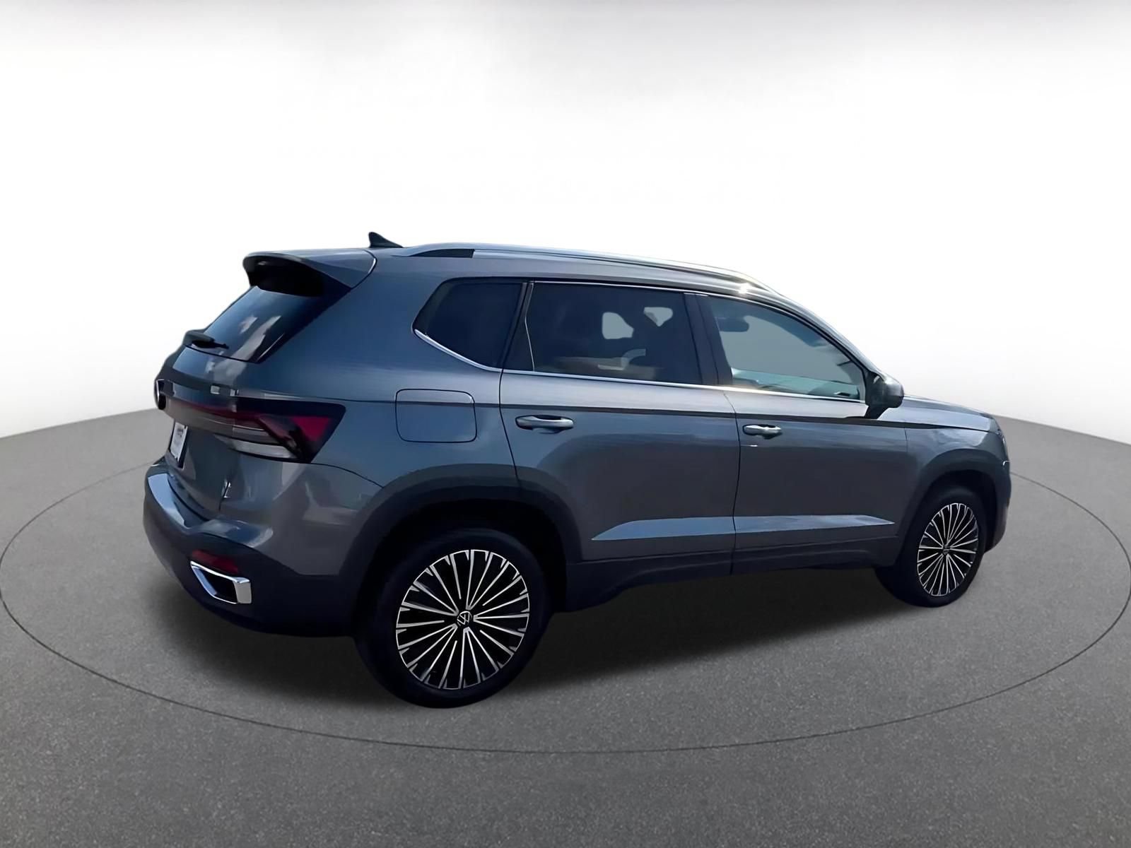 Thumbnail: 2025 Volkswagen Taos - 15