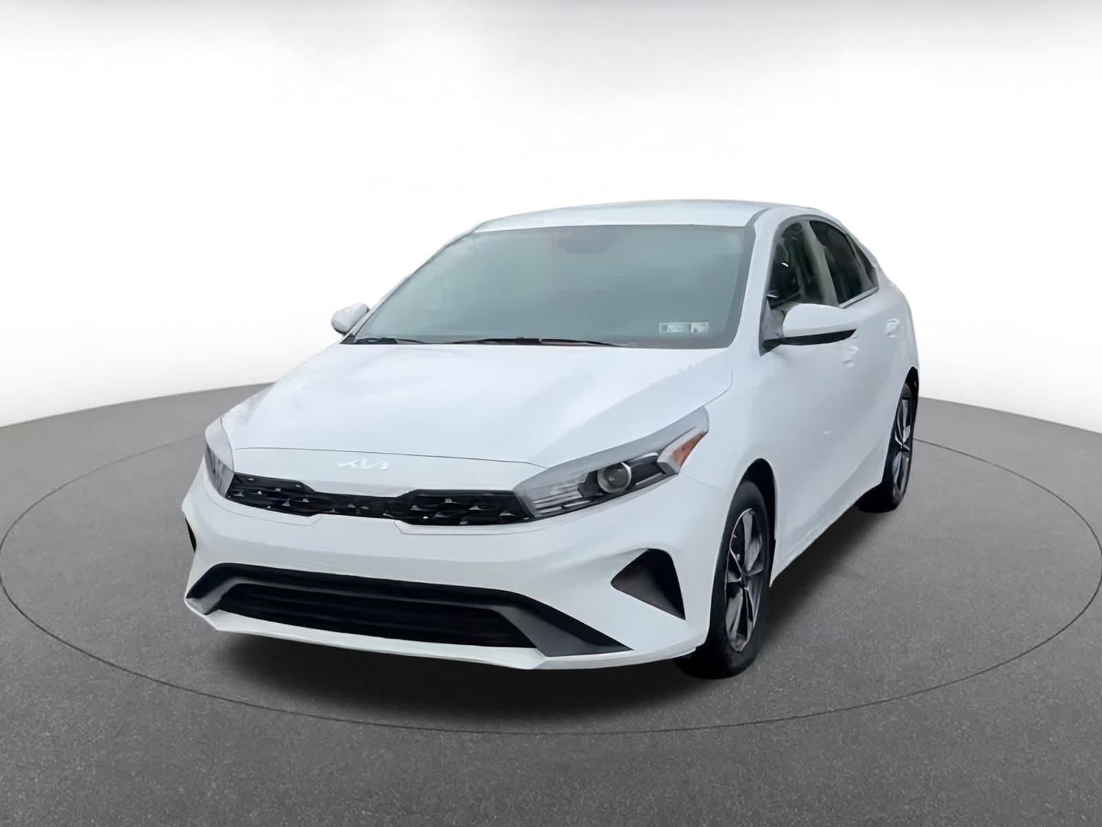 Thumbnail: 2024 Kia Forte - 7