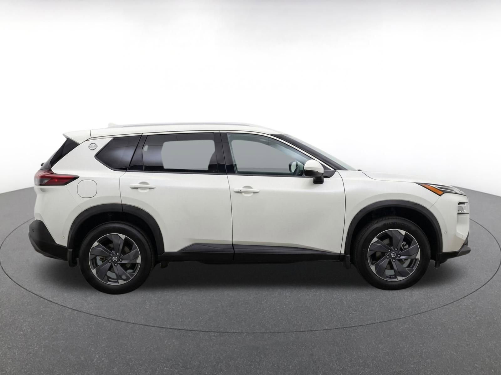 Thumbnail: 2025 Nissan Rogue - 10