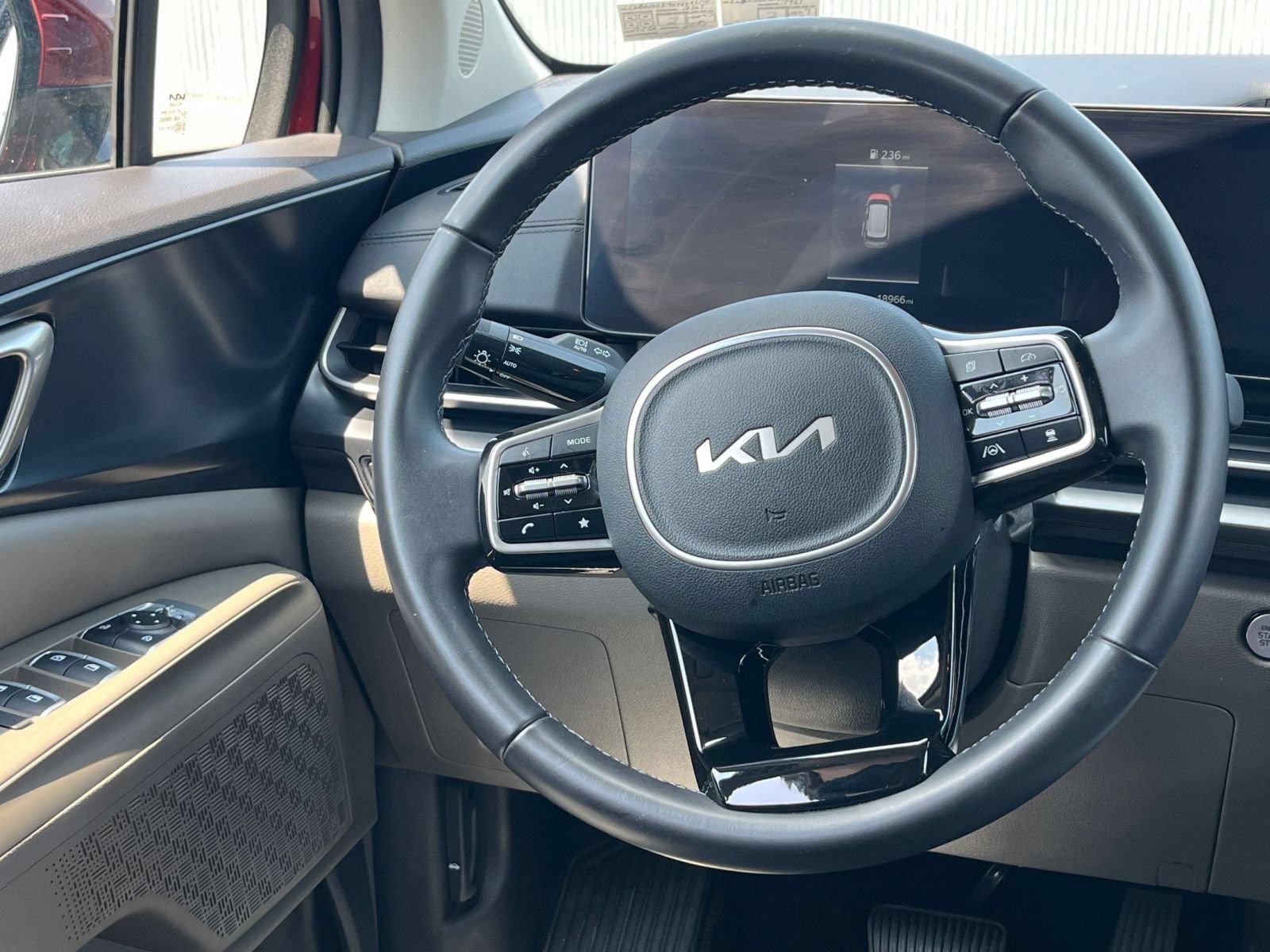 Thumbnail: 2026 Kia Carnival - 28