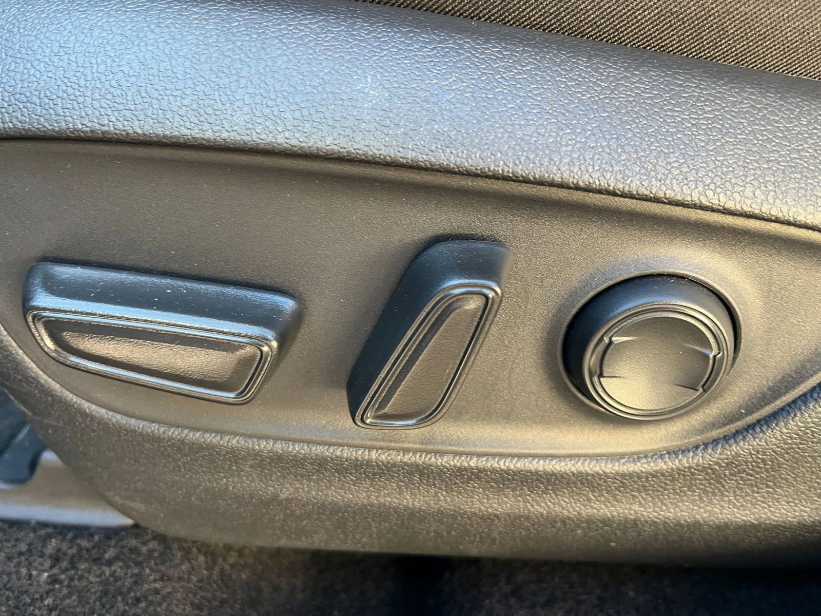 Thumbnail: 2025 Toyota RAV4 - 25