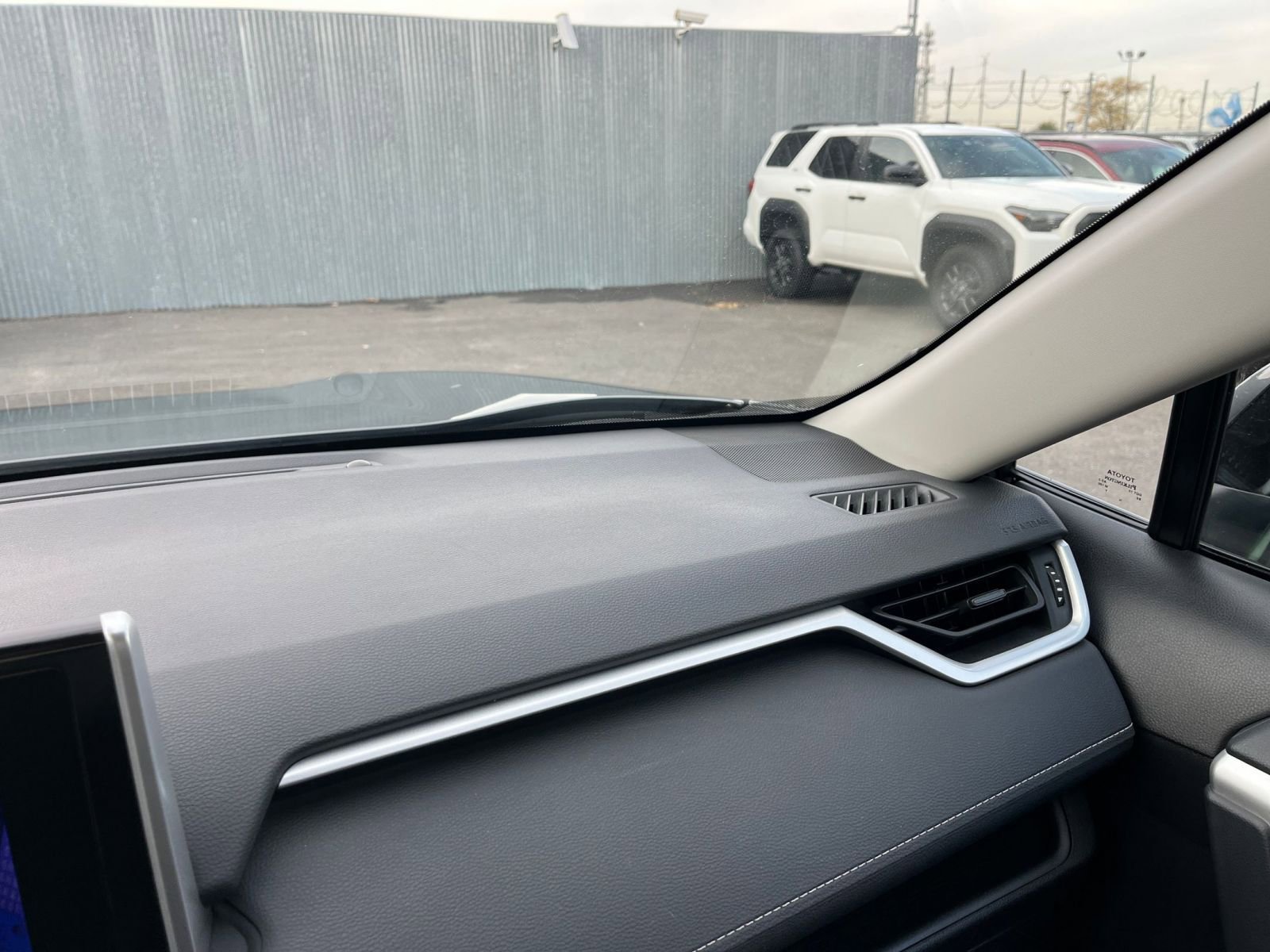 Thumbnail: 2025 Toyota RAV4 - 35