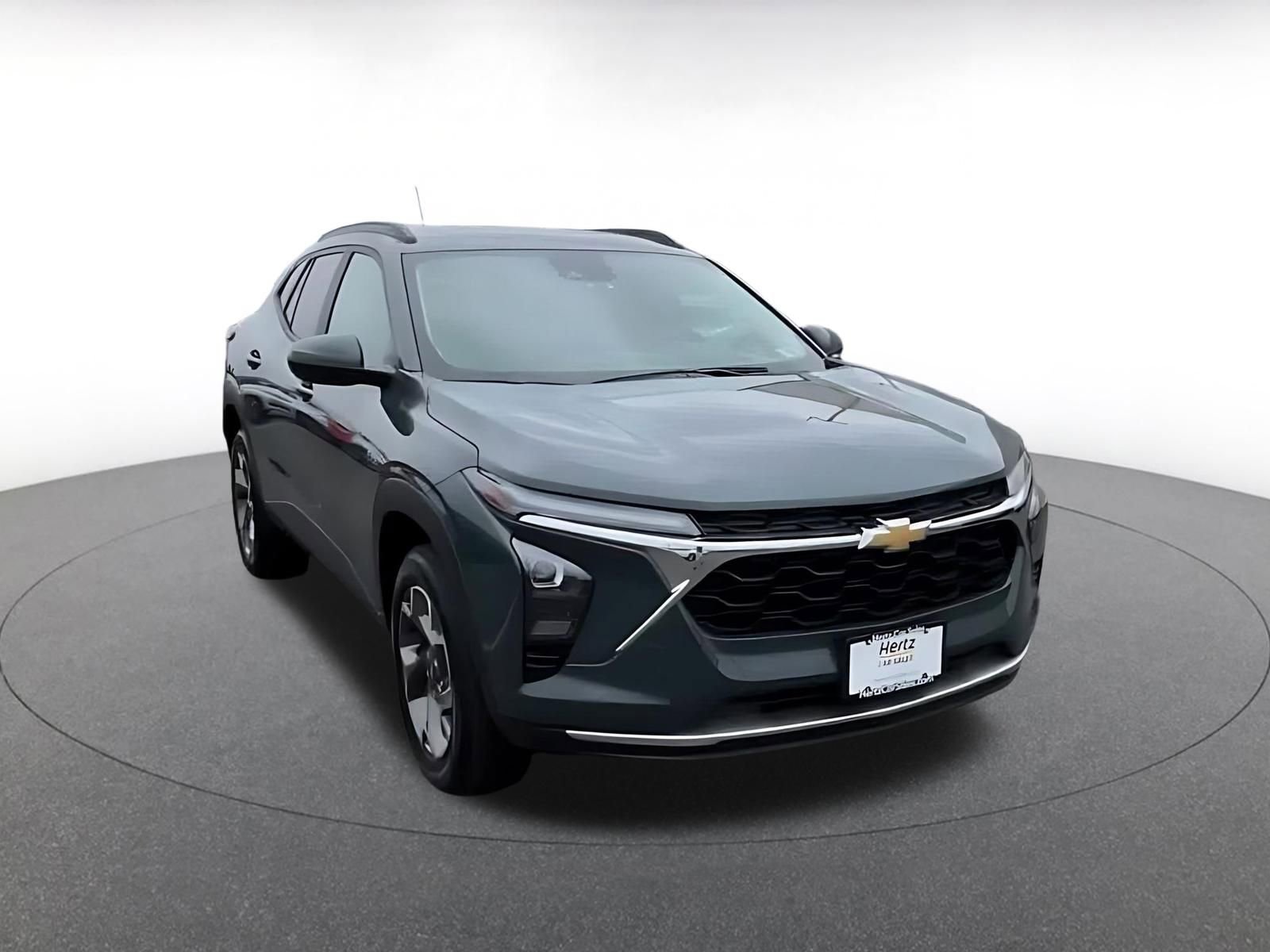Thumbnail: 2025 Chevrolet Trax - 3
