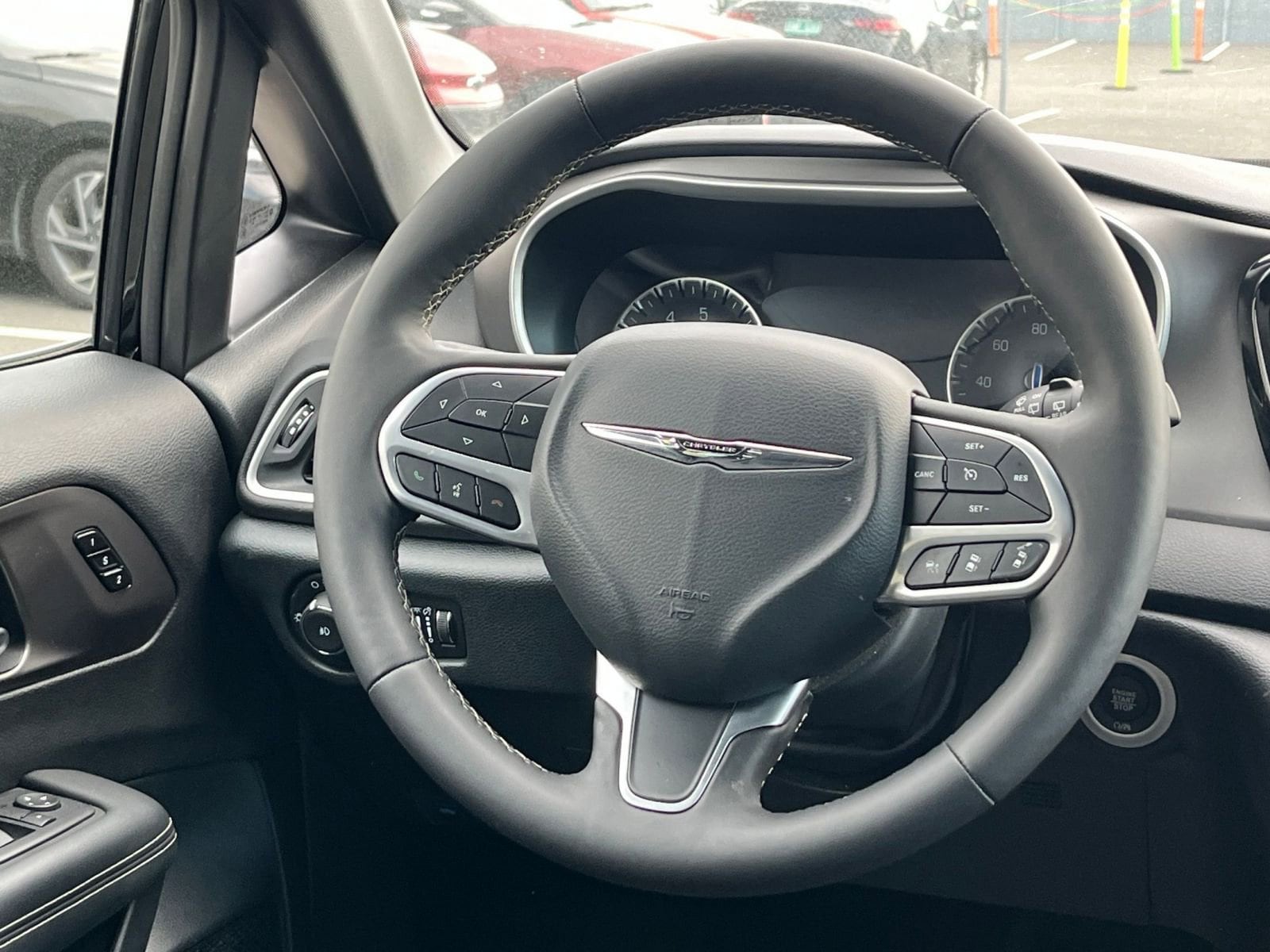 Thumbnail: 2025 Chrysler Pacifica - 30