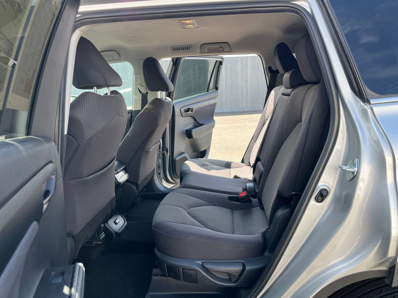 Thumbnail: 2025 Toyota Highlander - 22