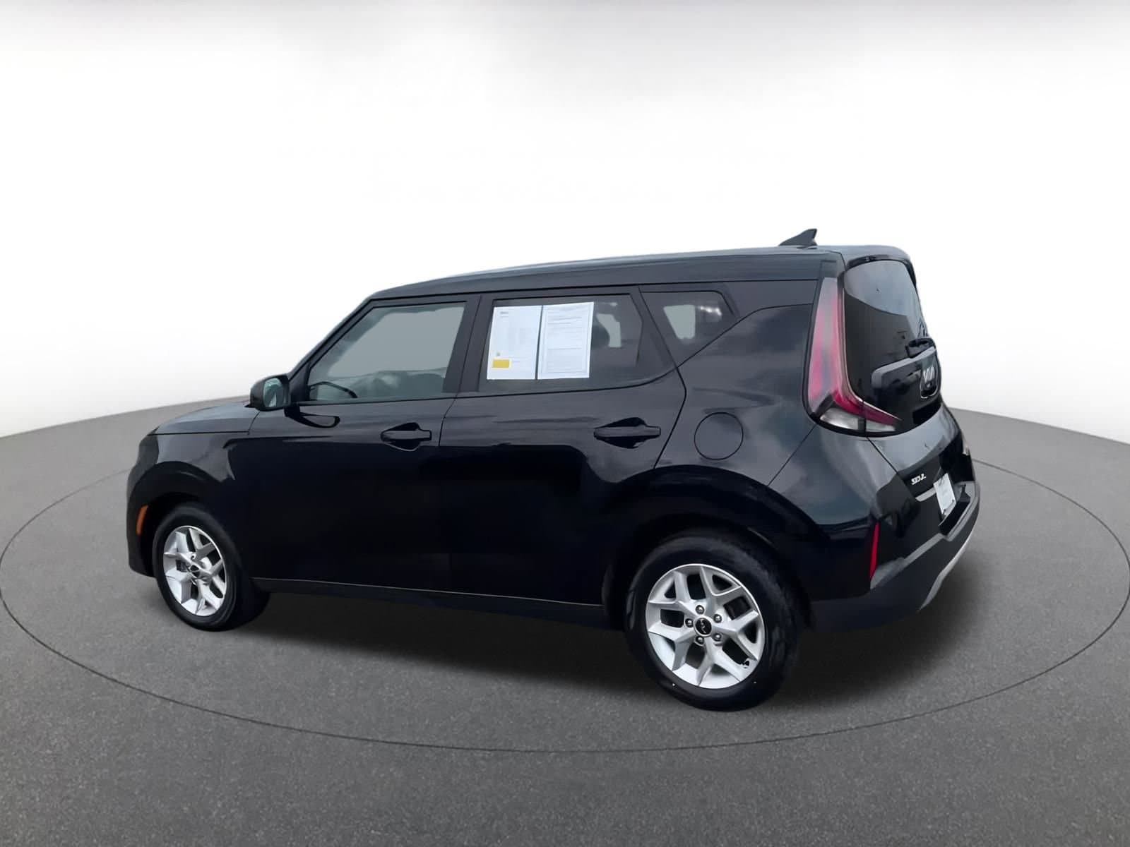 Thumbnail: 2023 Kia Soul - 10