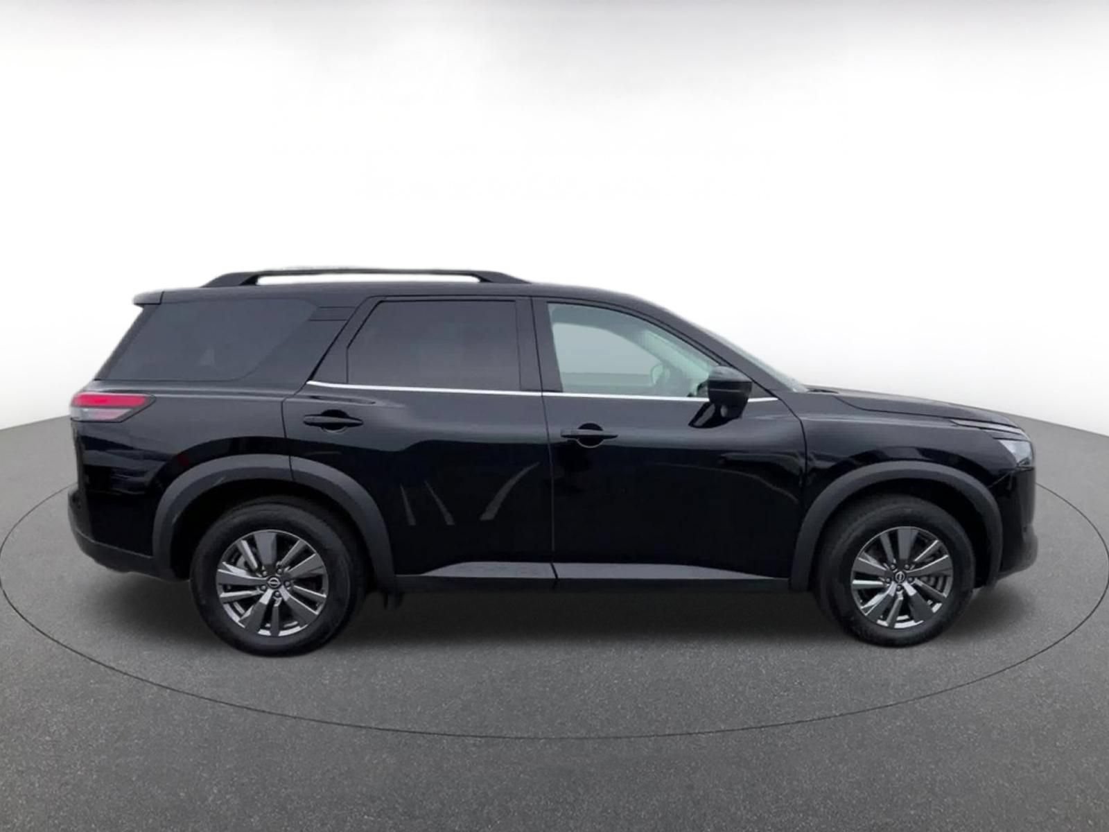 Thumbnail: 2025 Nissan Pathfinder - 16