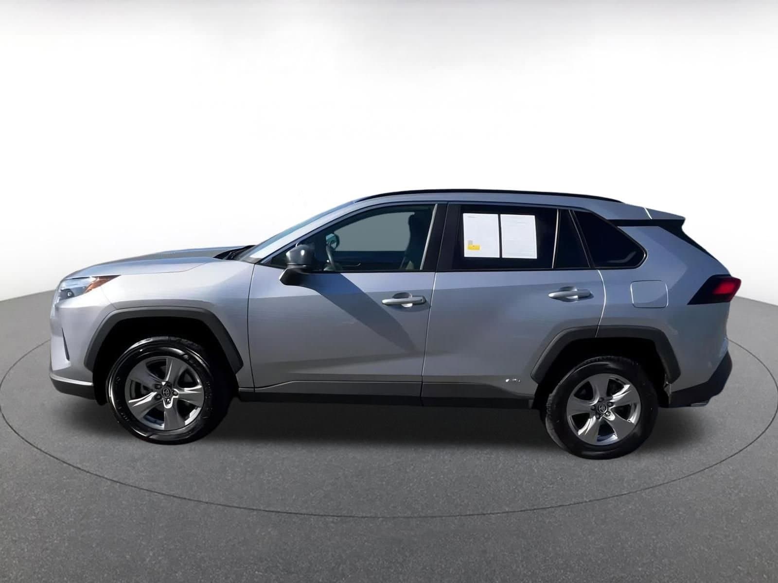 Thumbnail: 2025 Toyota RAV4 - 8