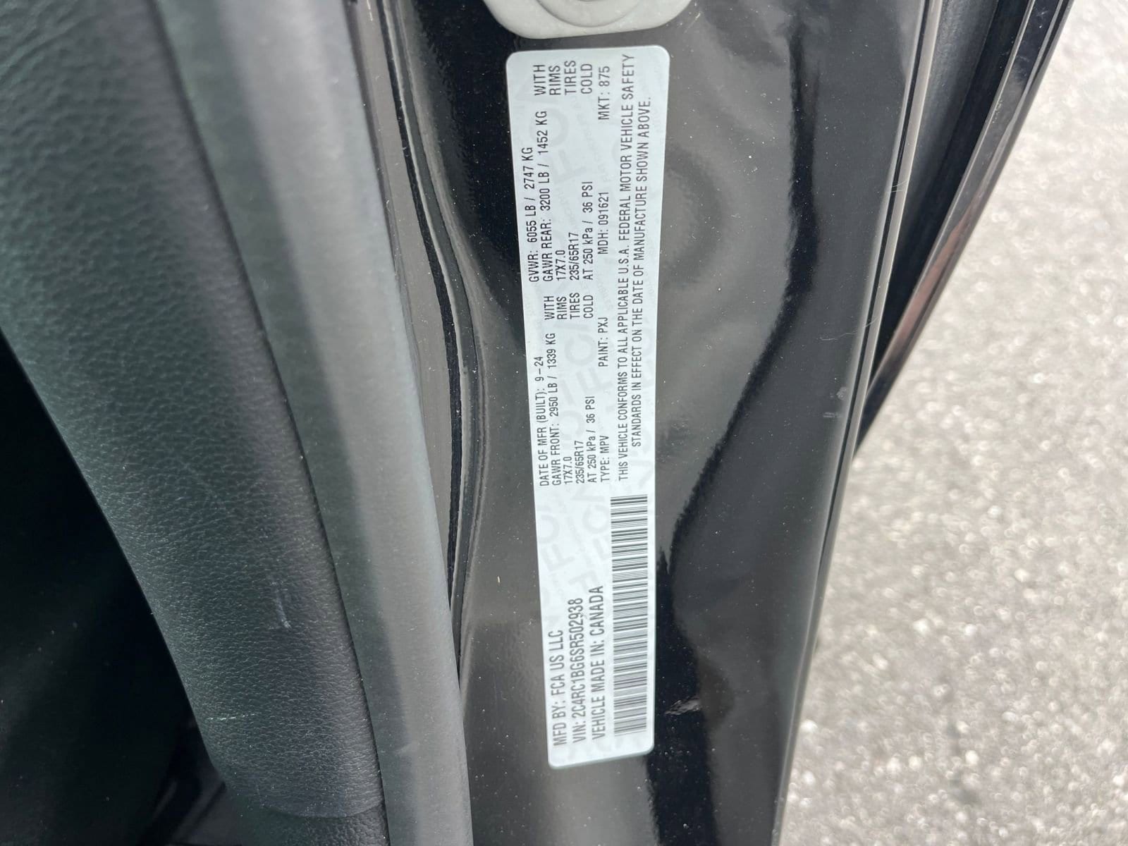 Thumbnail: 2025 Chrysler Pacifica - 32