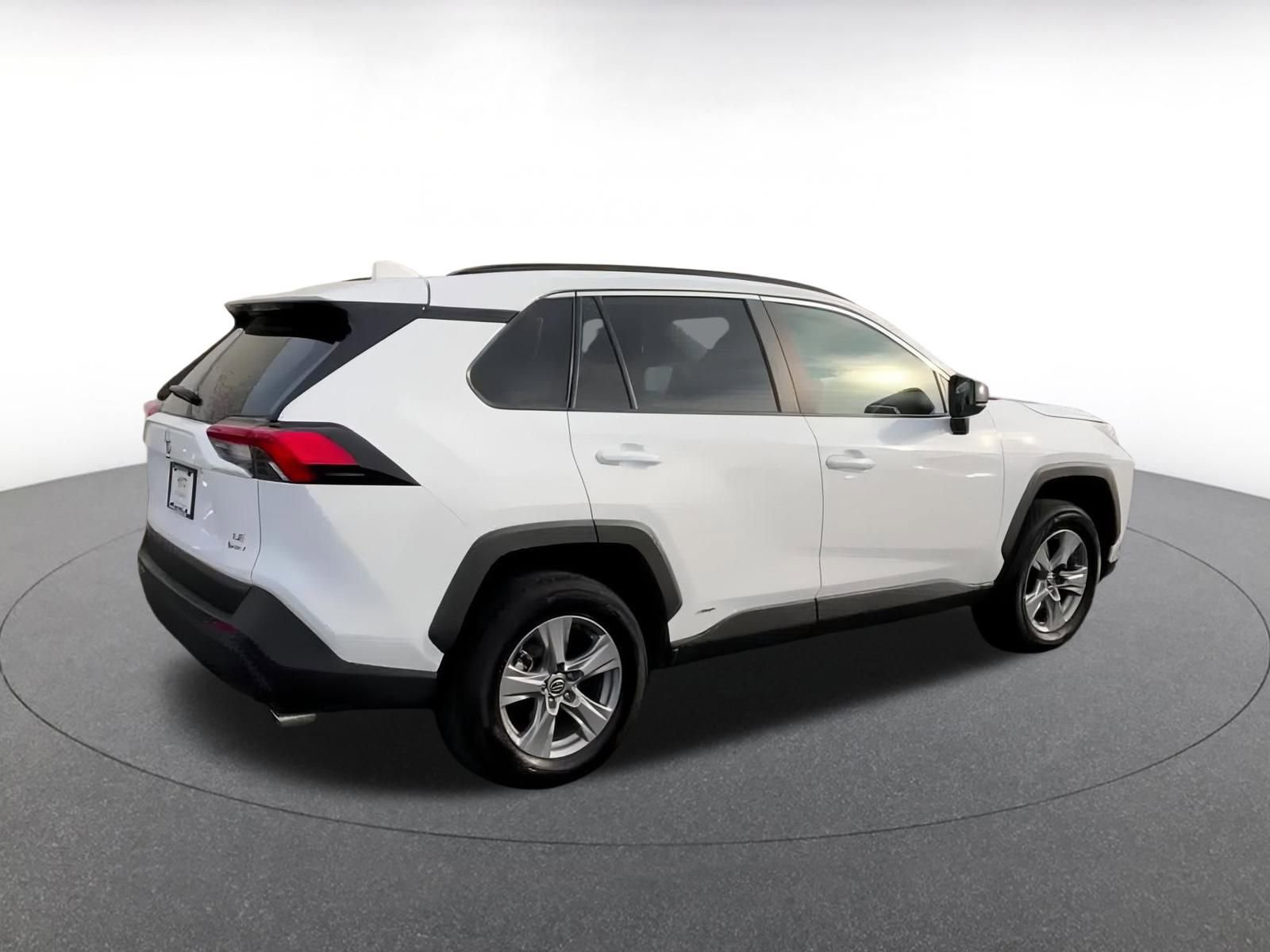 Thumbnail: 2025 Toyota RAV4 - 15