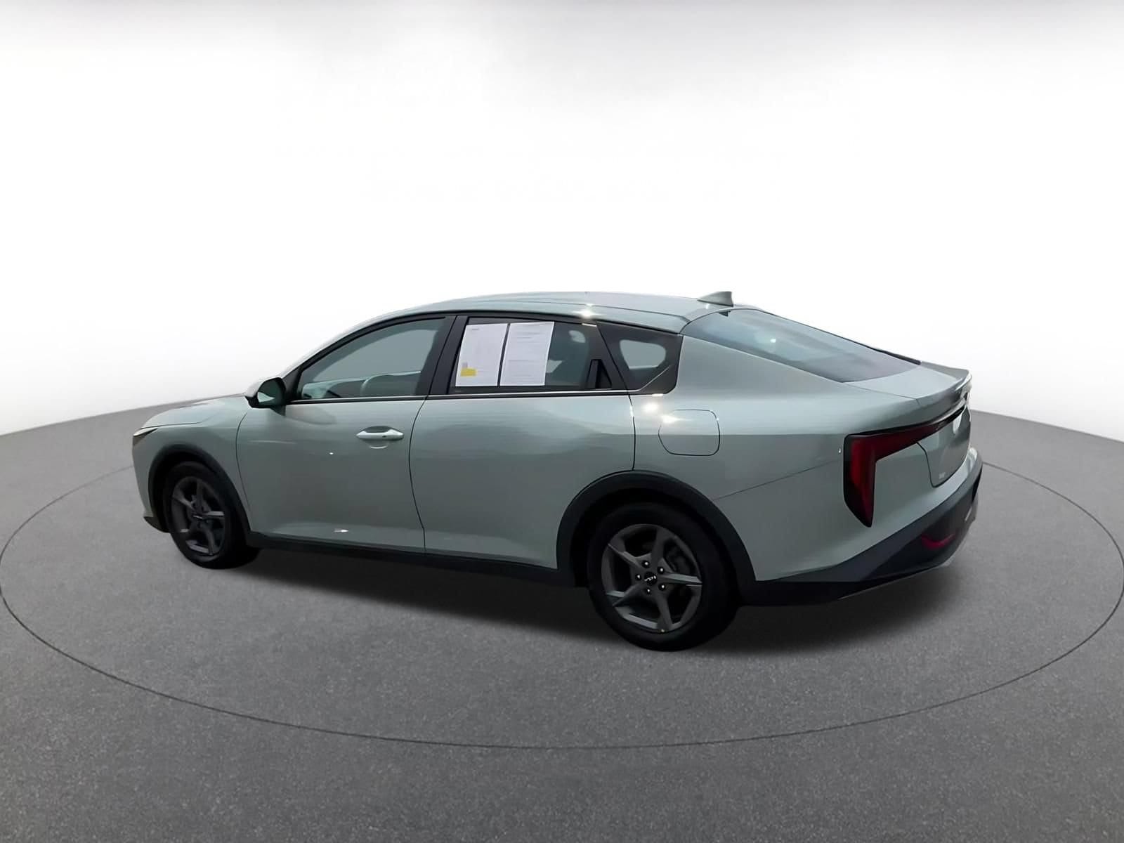 Thumbnail: 2025 Kia K4 - 10